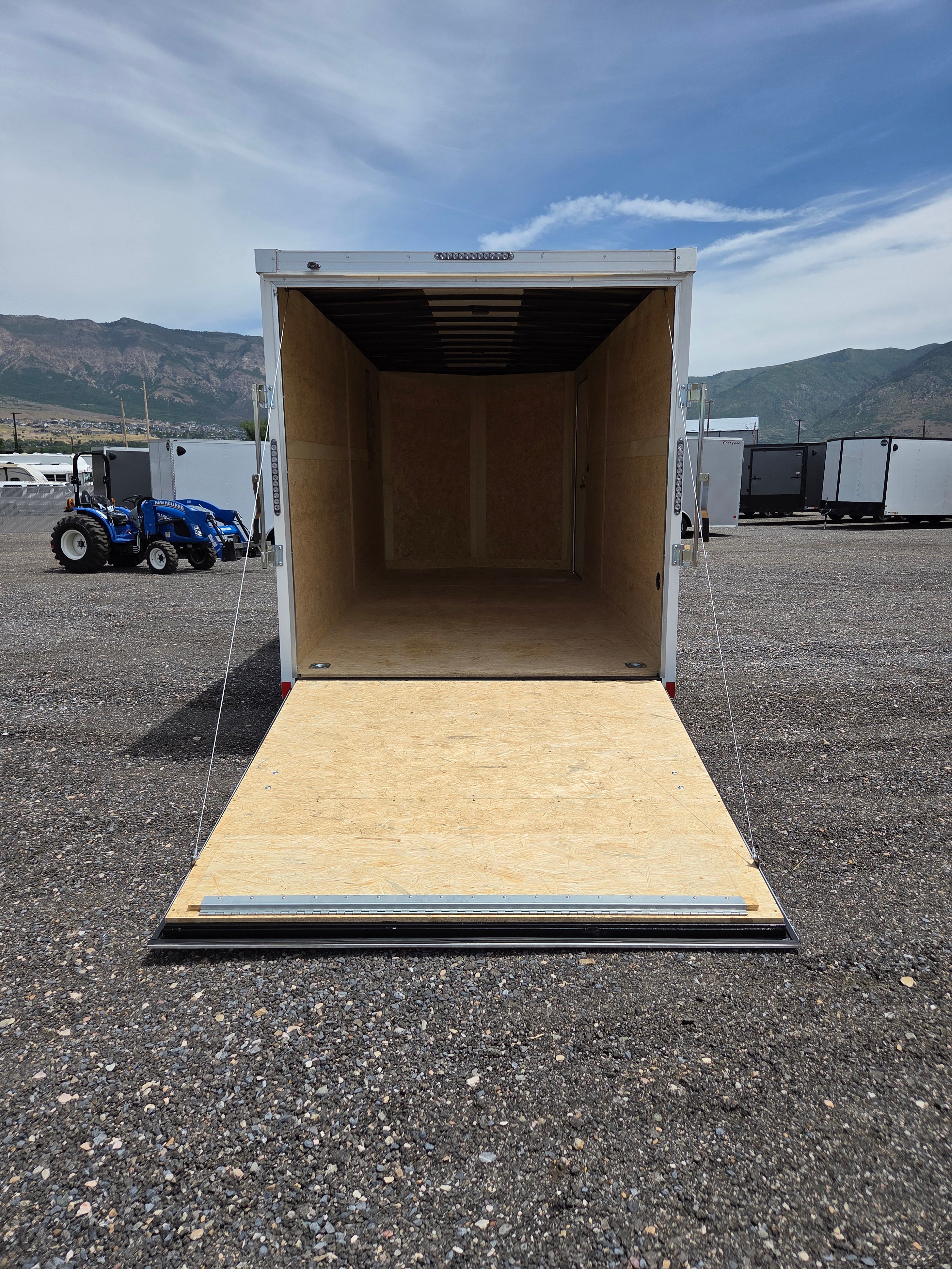 7 X 16 Wells Cargo Road Force Work Grade Enclosed Trailer