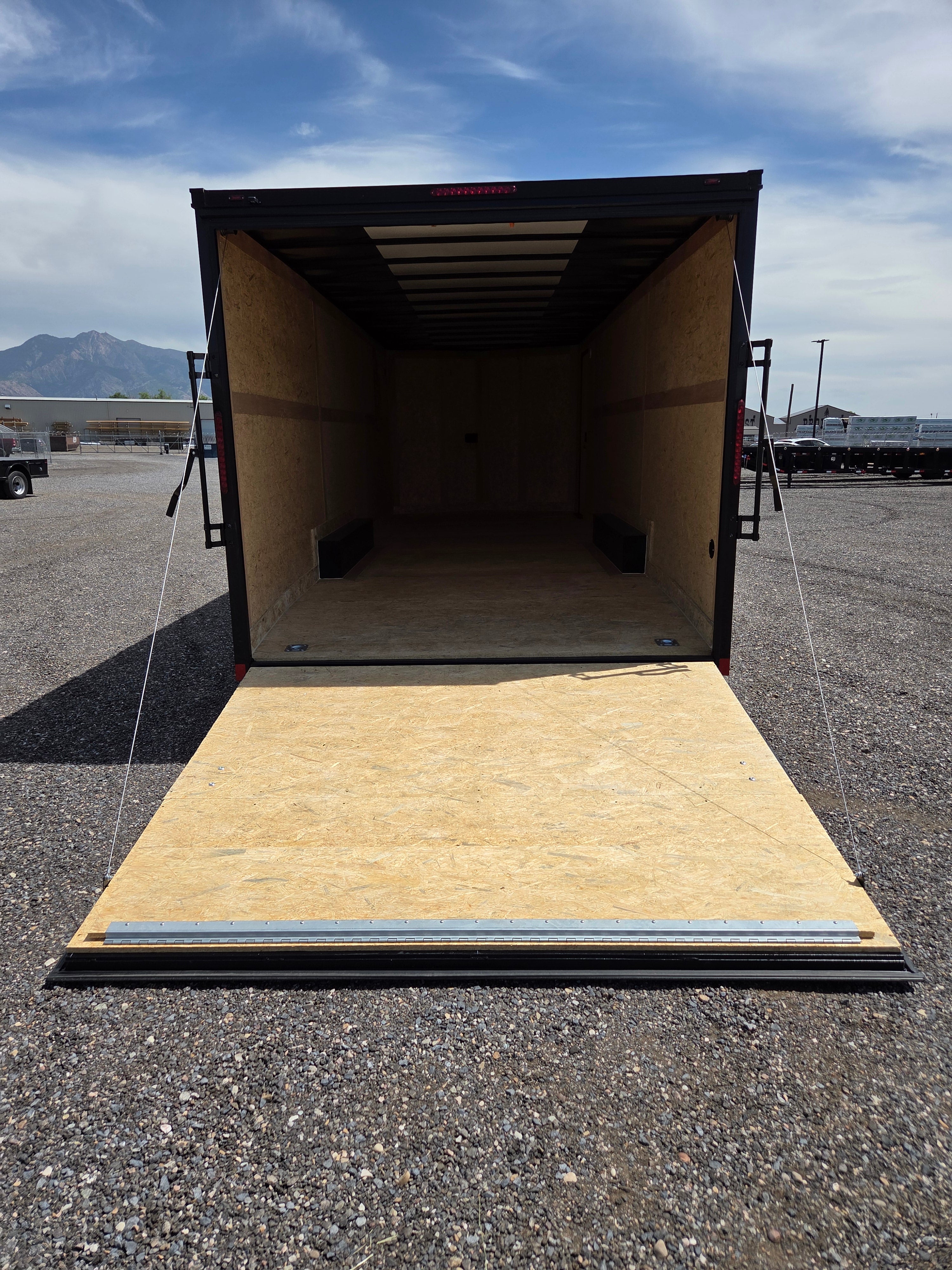 Phantom Wells Cargo 24' Enclosed Trailer