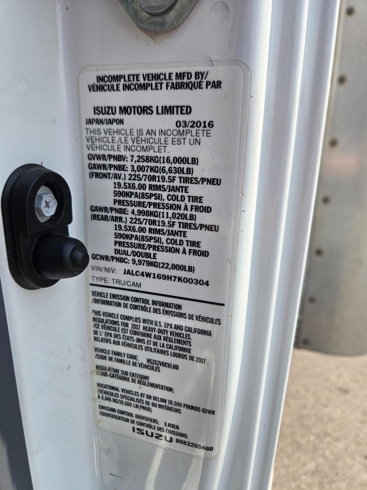 USED 2017 ISUZU NPRXD 20' BOX TRUCK