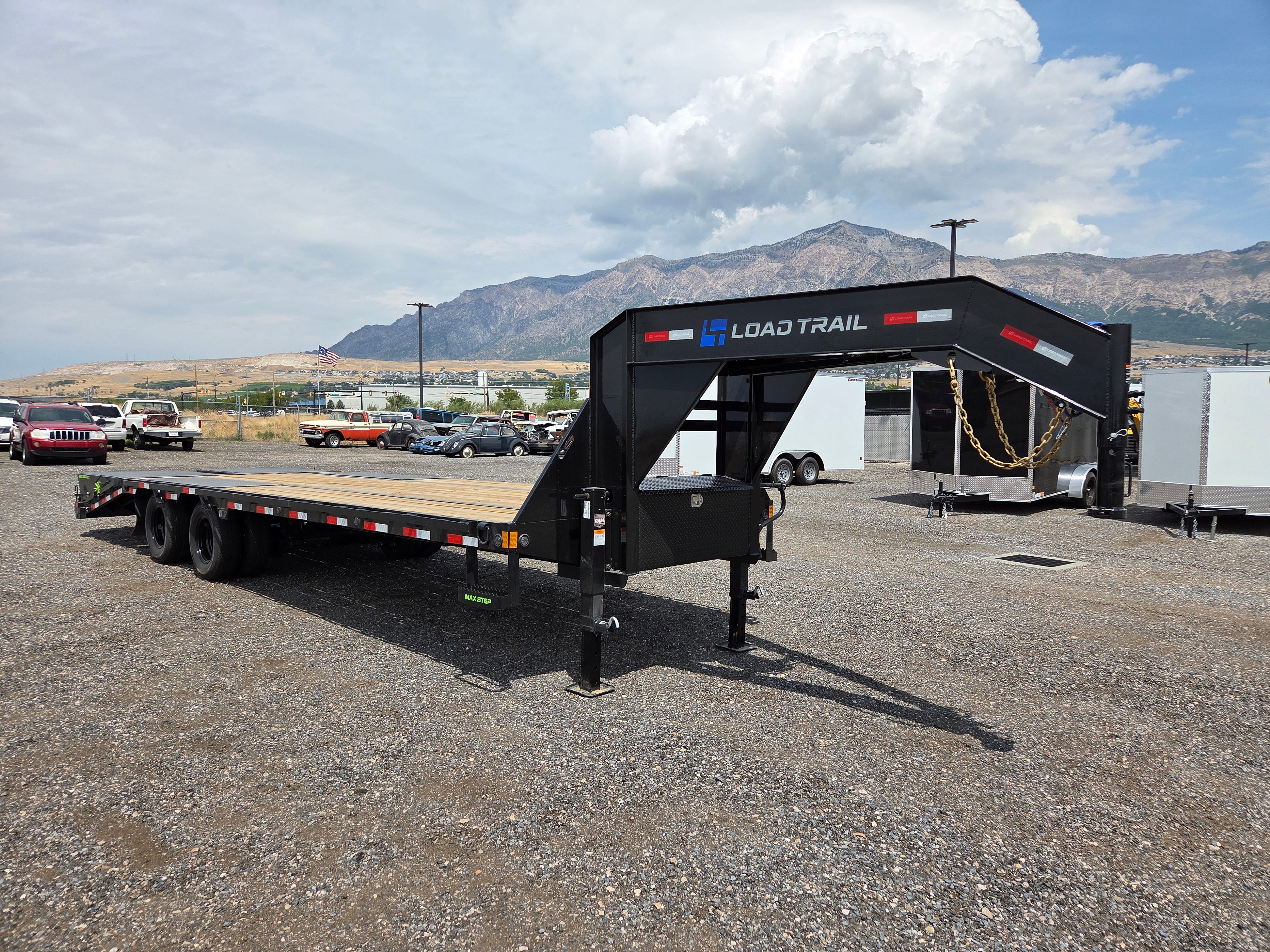 Loadtrail 28' Low-Pro Gooseneck