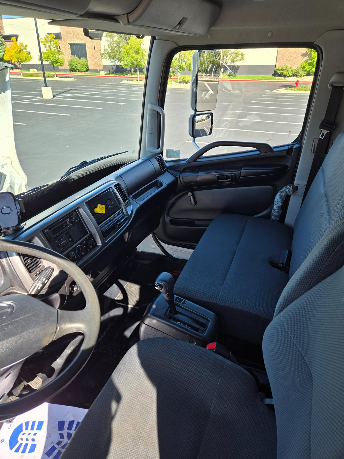 USED 2020 HINO 268A 26,000 GVW 26' BOX TRUCK
