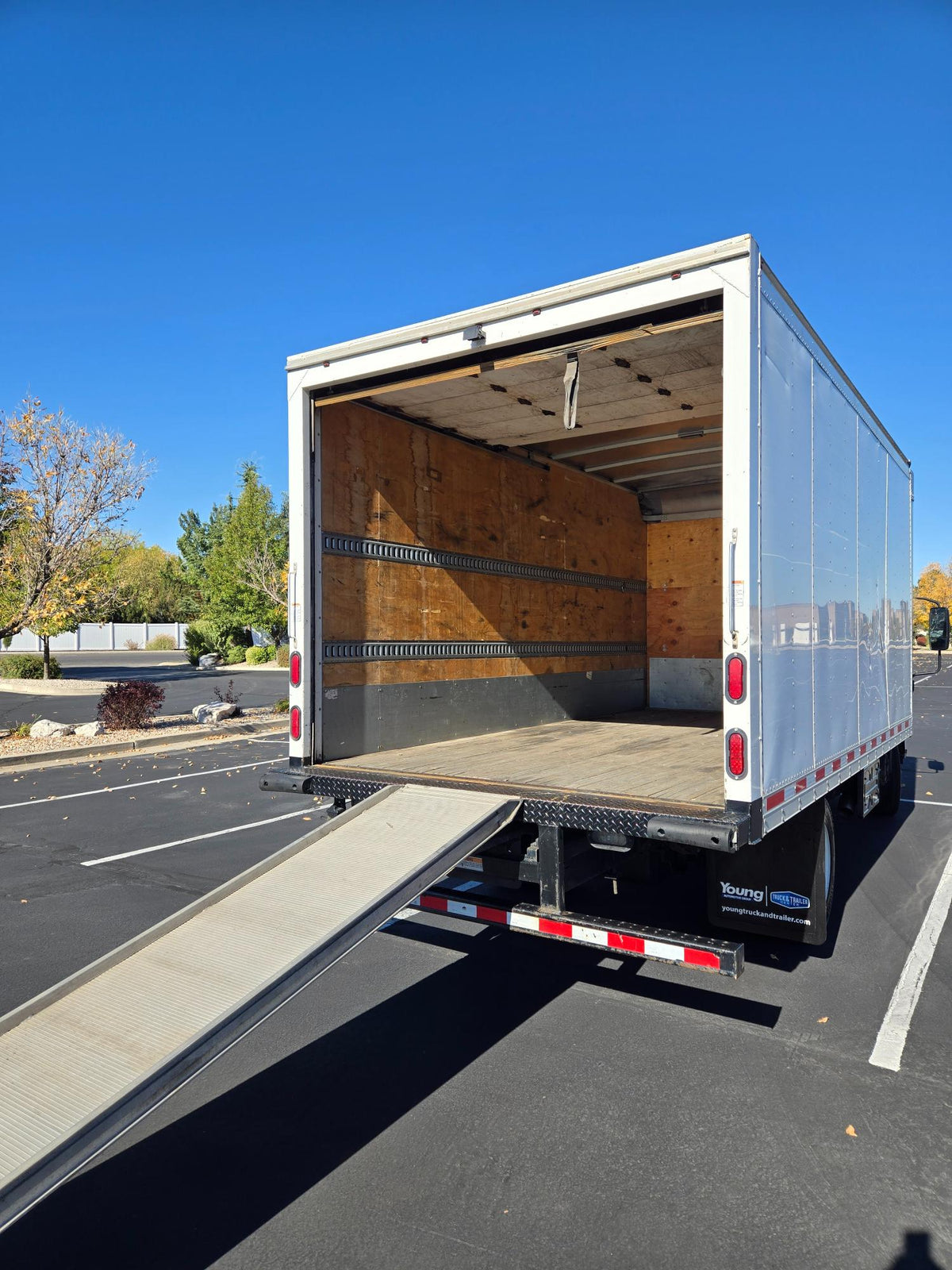 USED 2016 ISUZU NQR 16' BOX TRUCK