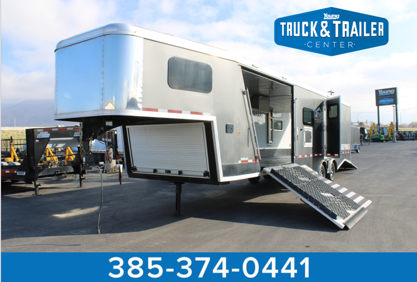 Logan Coach HPGN 33' Trailer (BLACK FRIDAY SPECIAL)