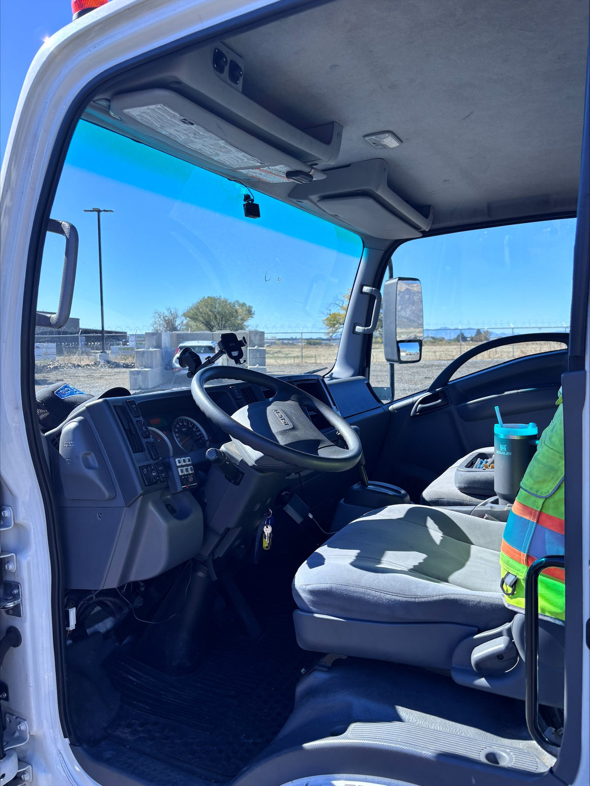 2022 Isuzu NRR Ready To Tow Truck