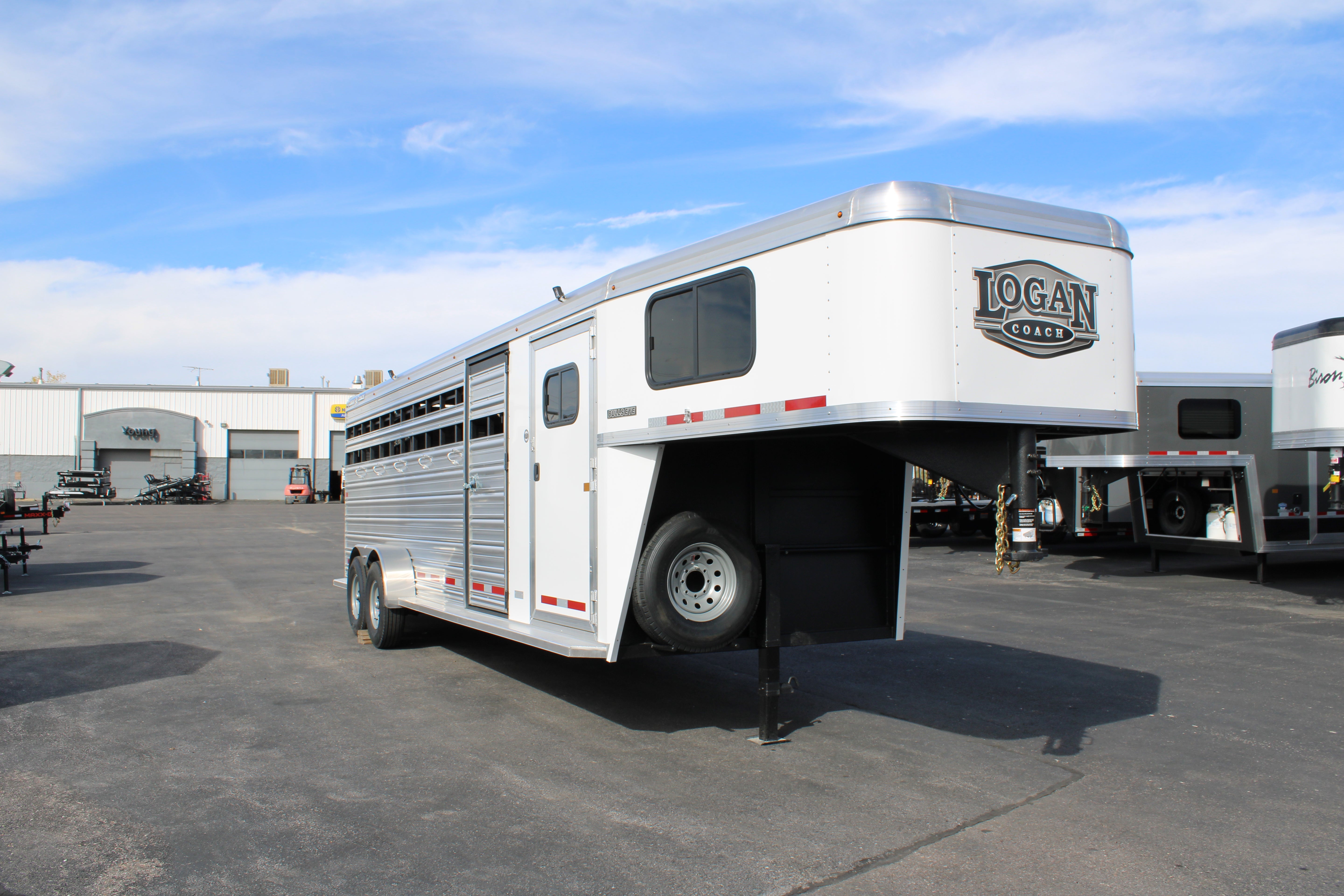 Logan Coach 24' Bullseye Trailer