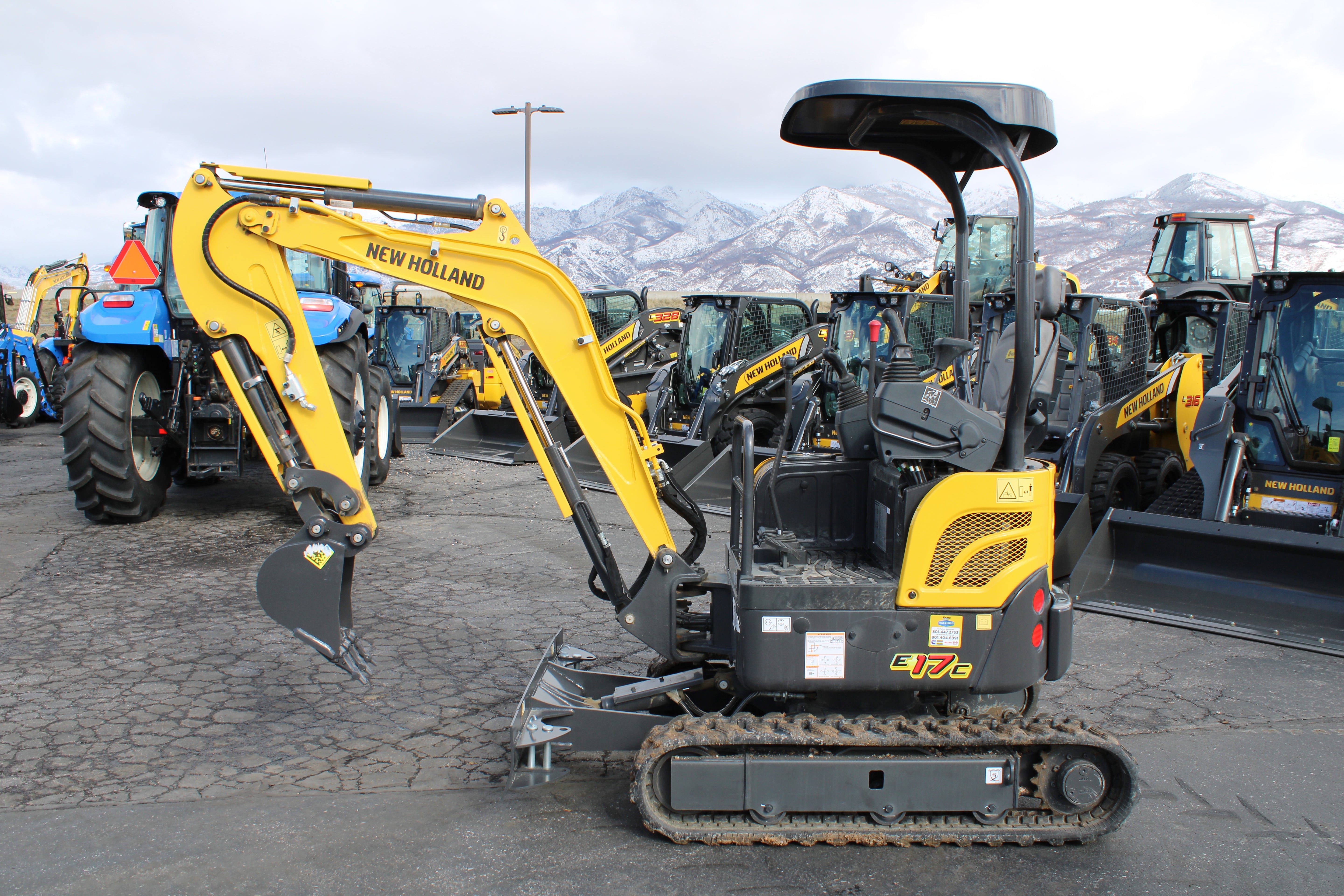 2025 New Holland E17C Mini Excavator