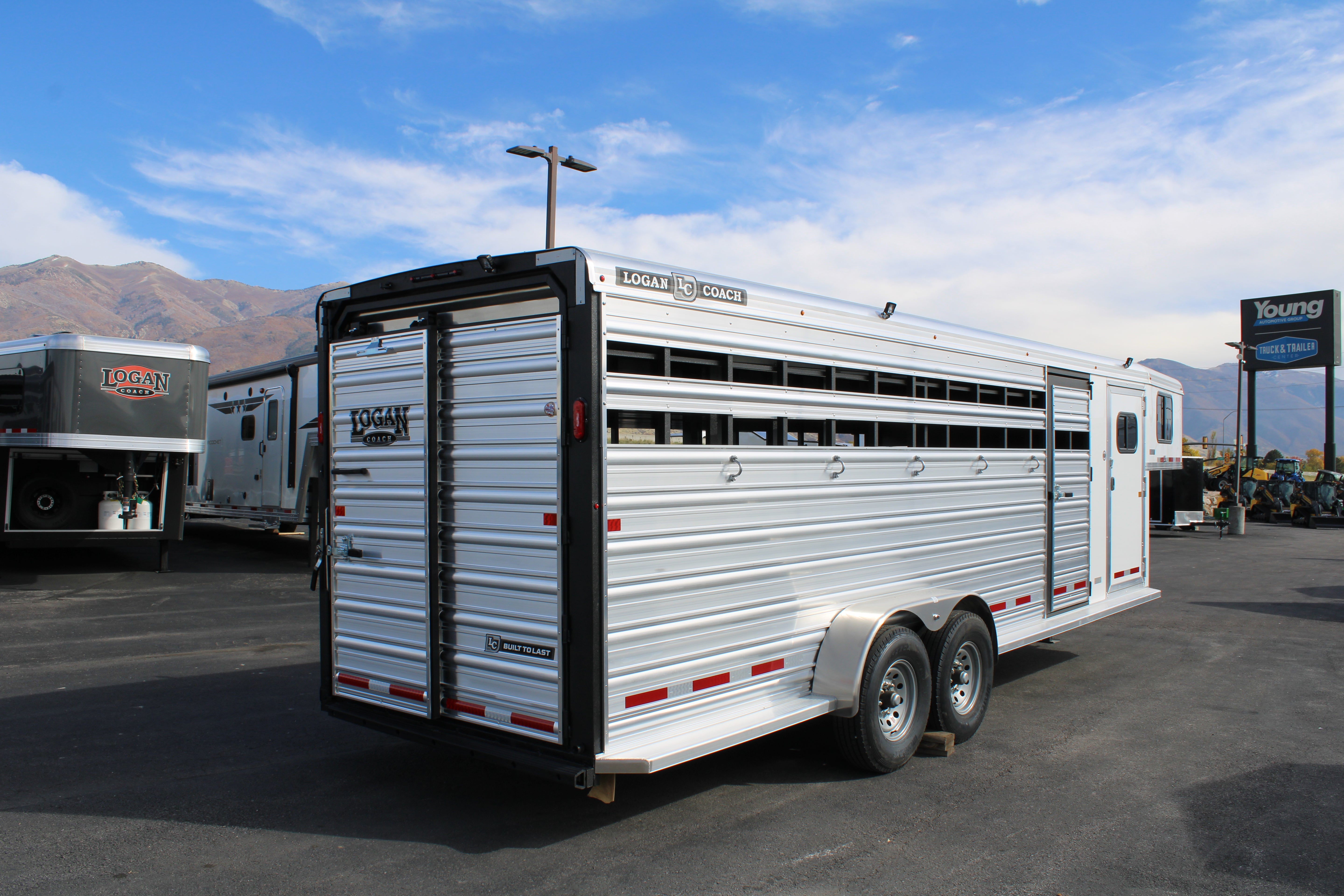 Logan Coach 24' Bullseye Trailer