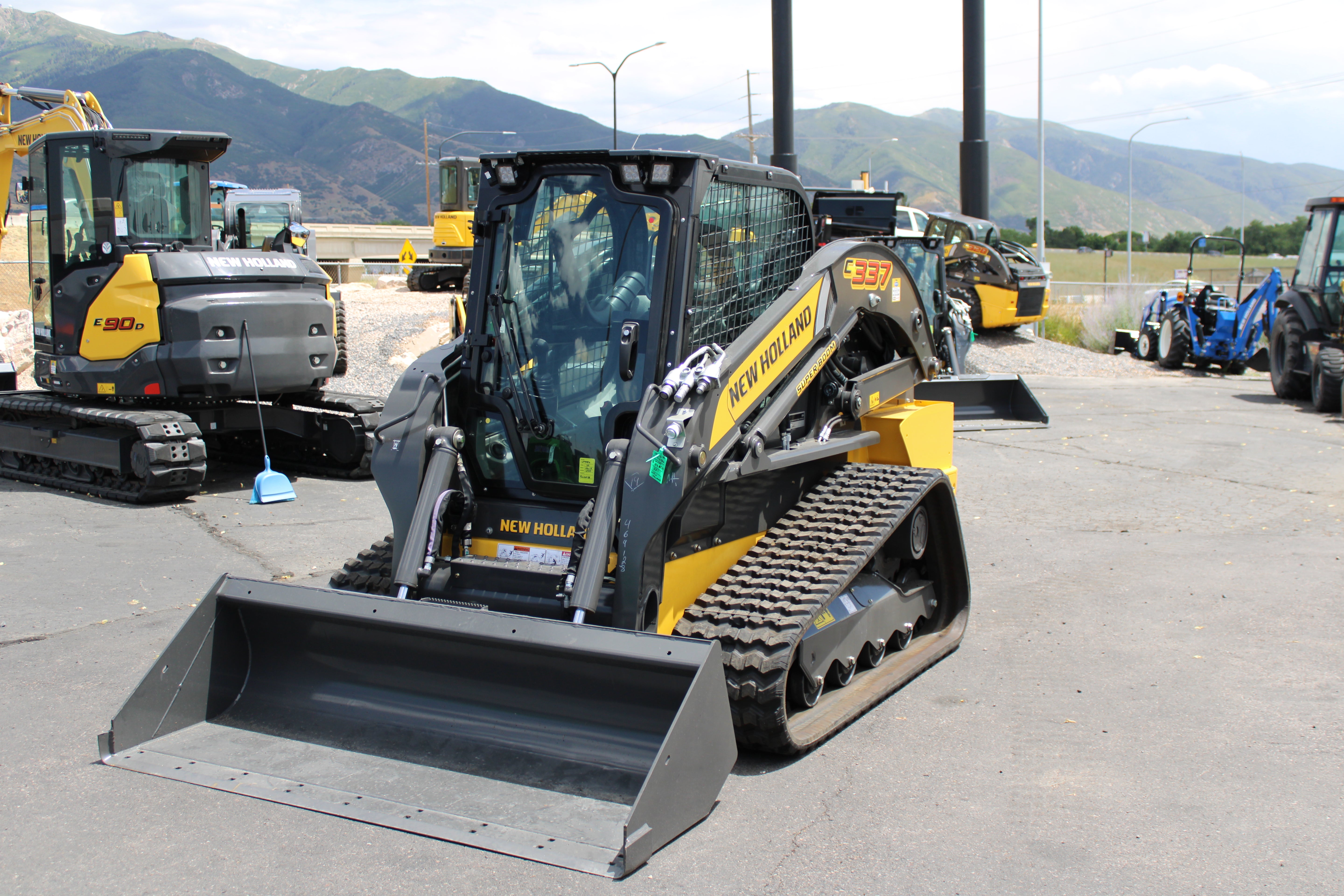 2025 New Holland C337 Skidsteer