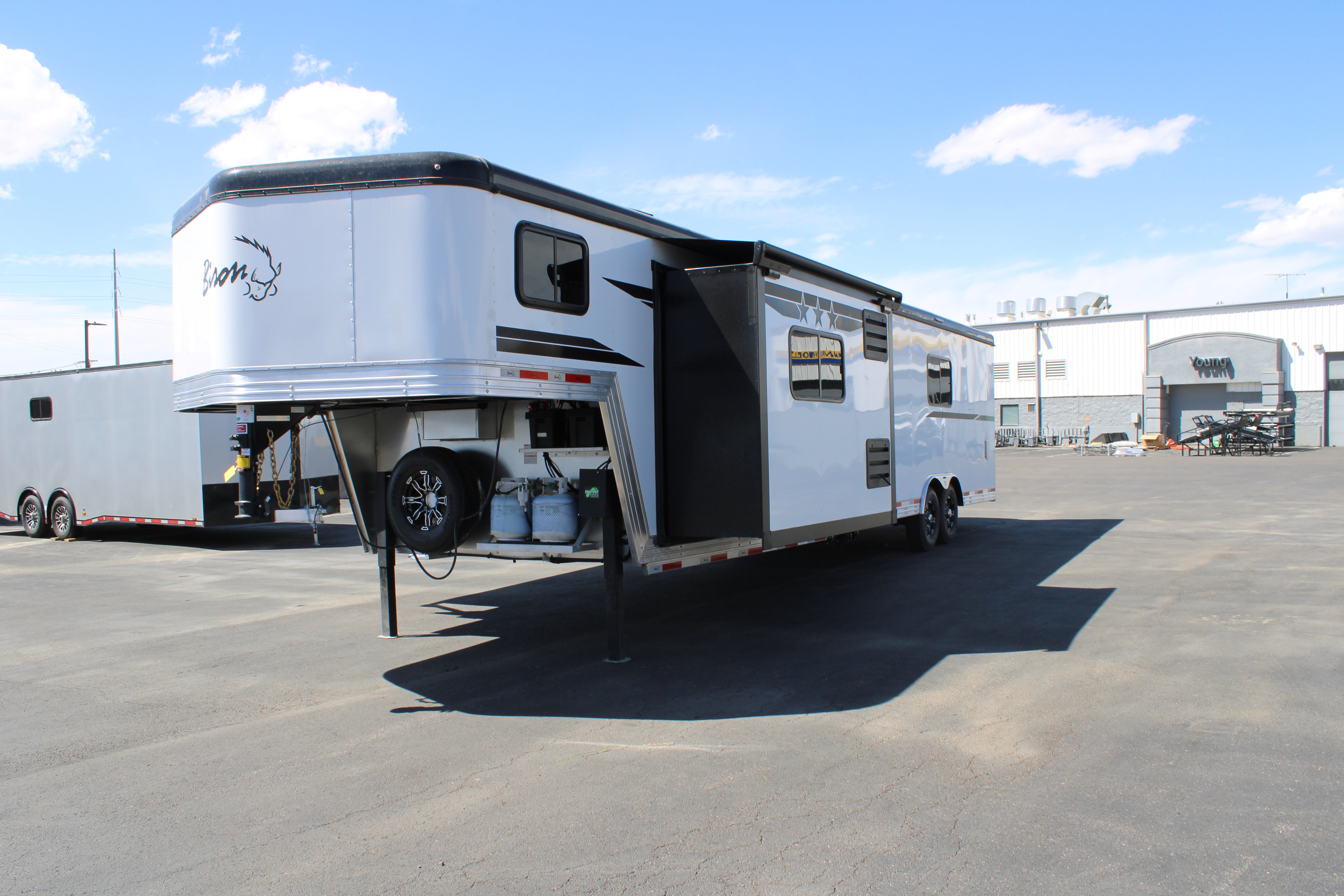 Bison Coach RC16T16 Toy Hauler