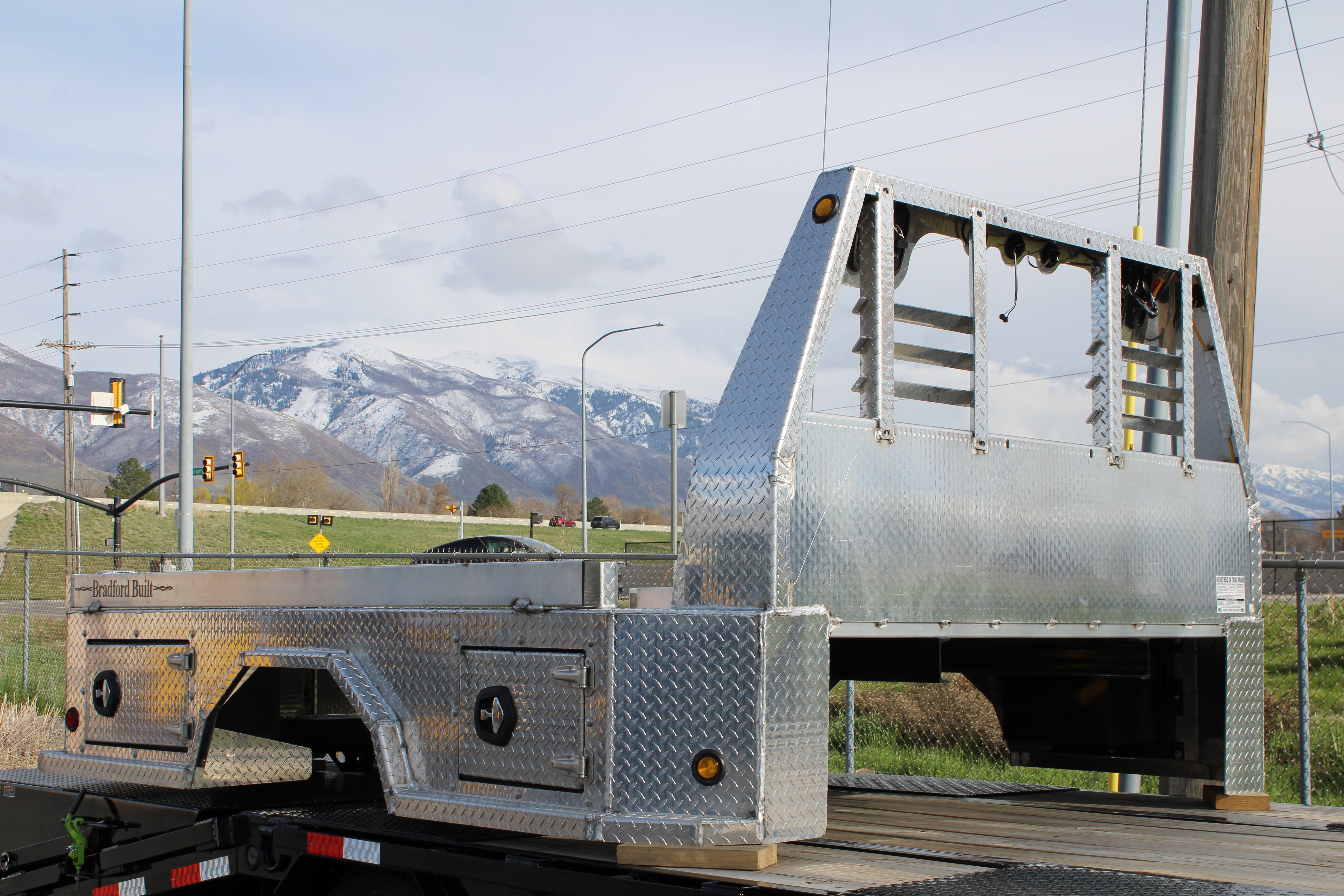 2025 Bradford 96" x 114" Aluminum Truck Bed