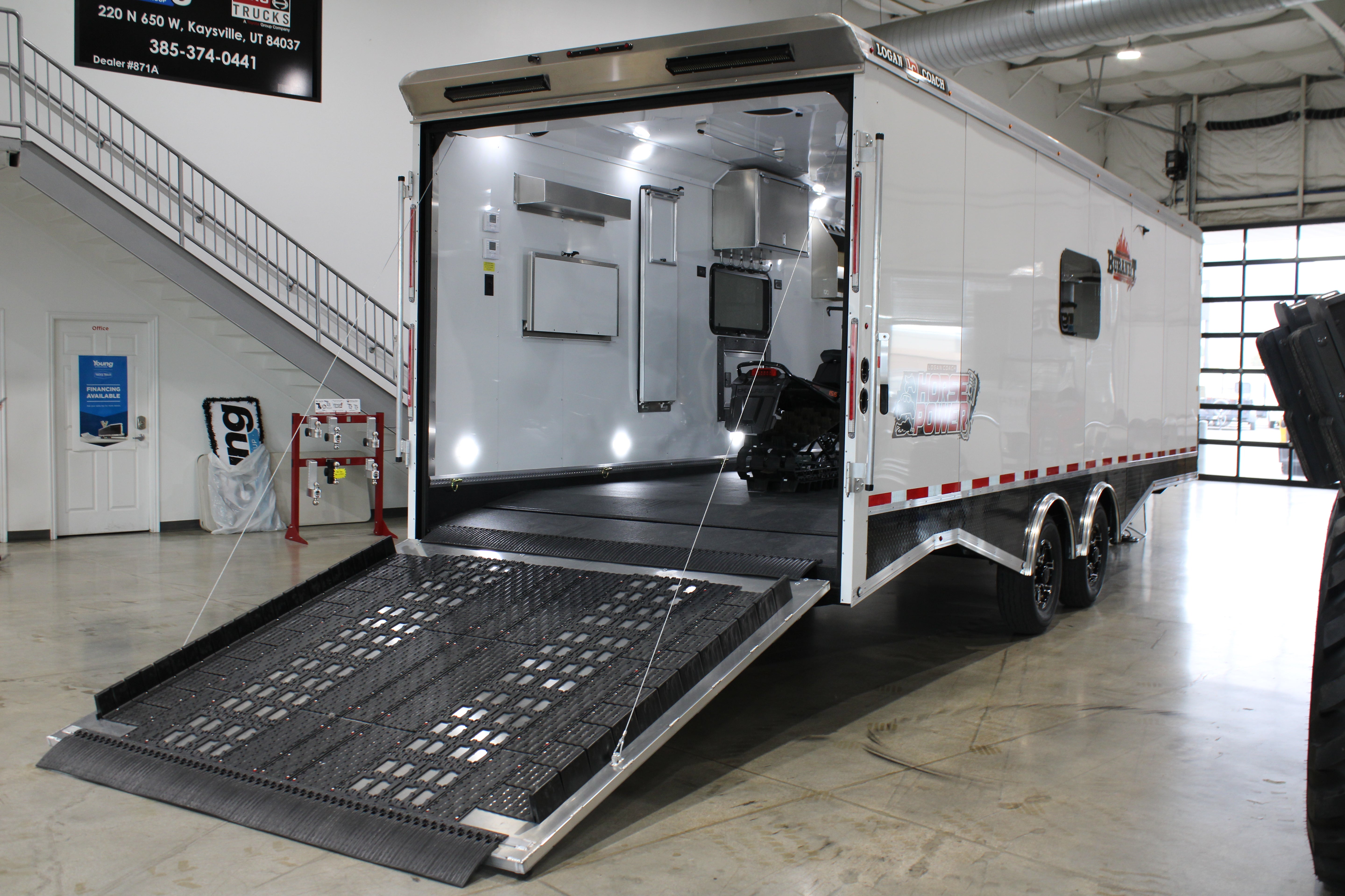 Logan Coach HorsePower BP 31' **BLACK FRIDAY SPECIAL**