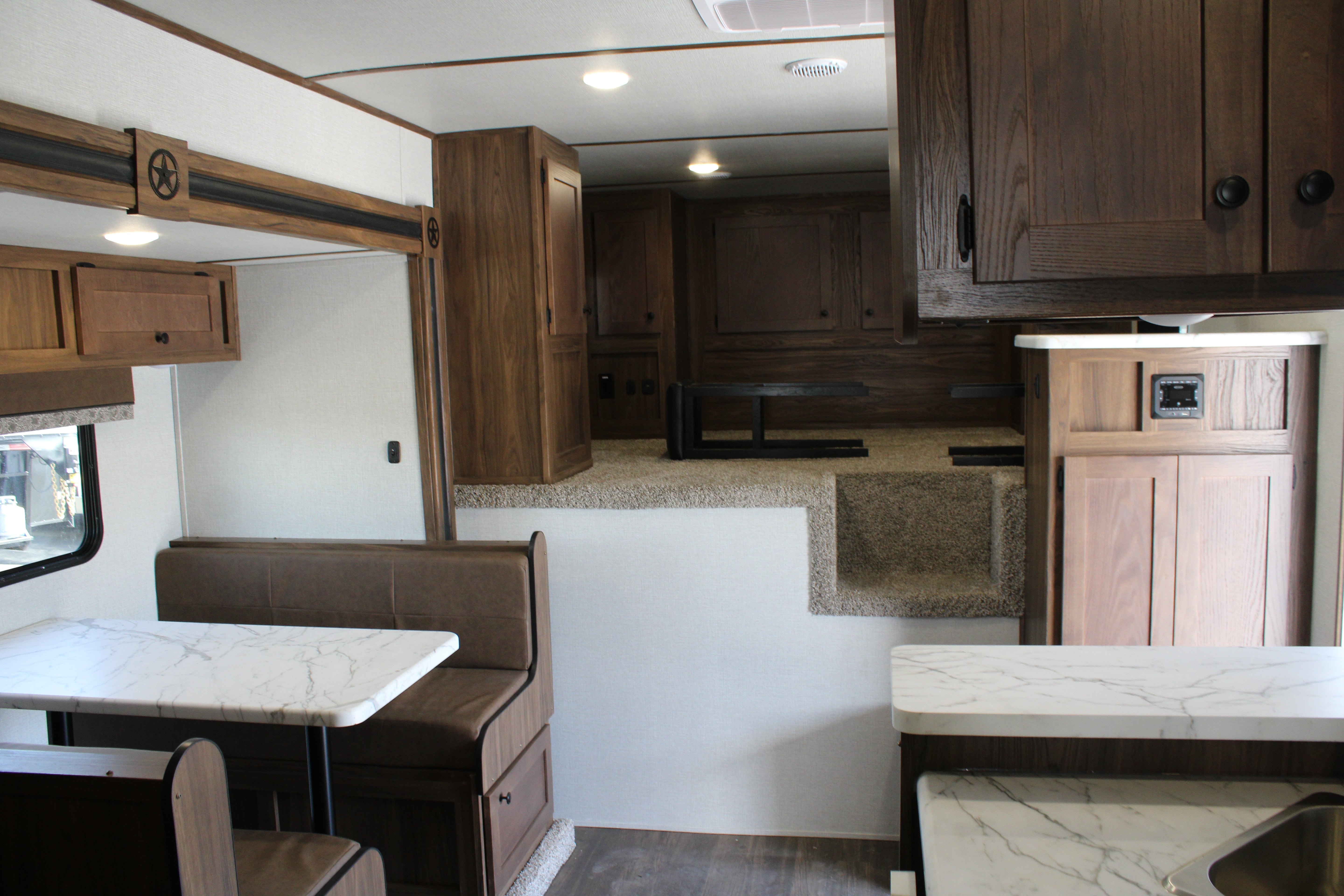 Bison Coach RC16T16 Toy Hauler