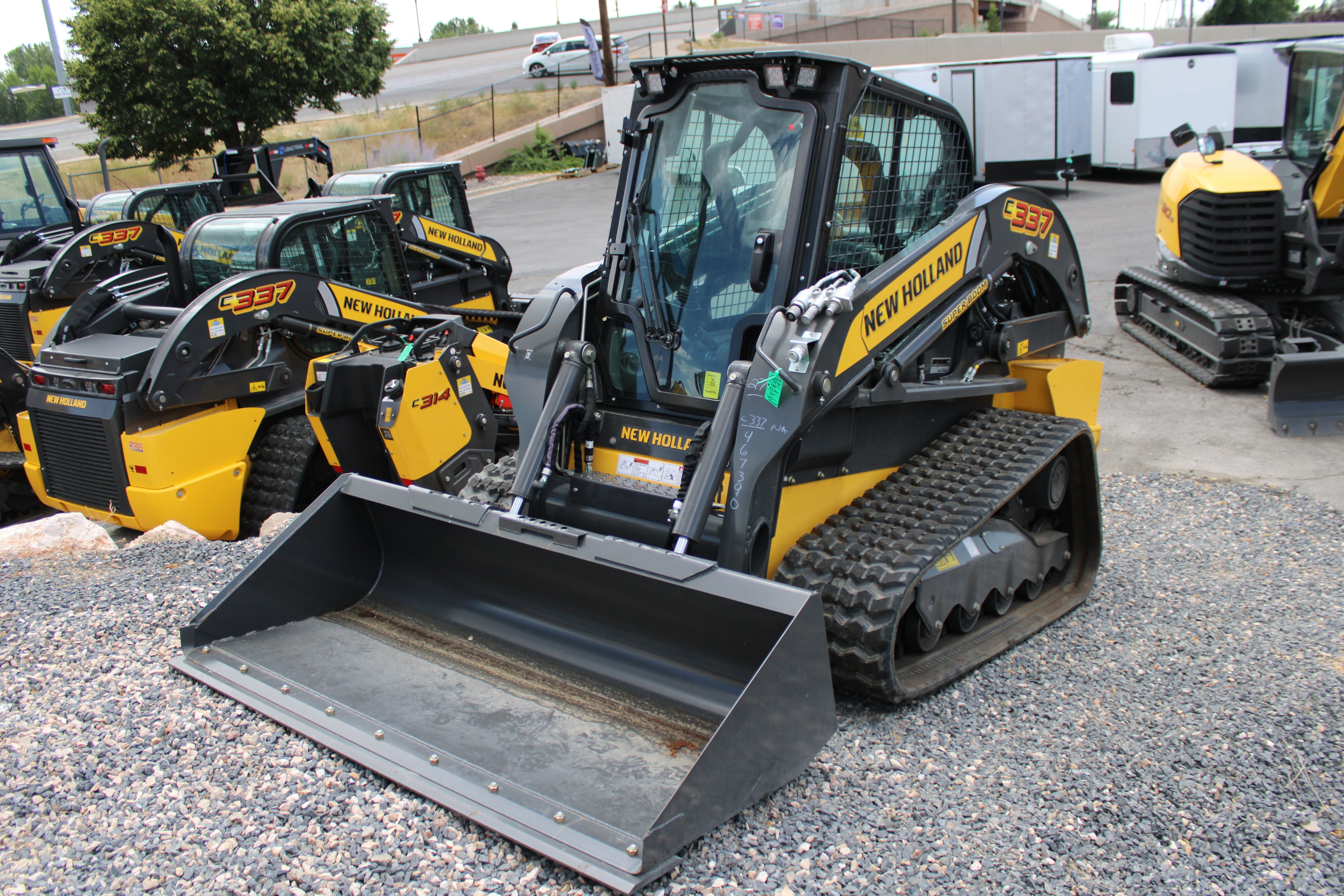 New Holland C337 Skidsteer