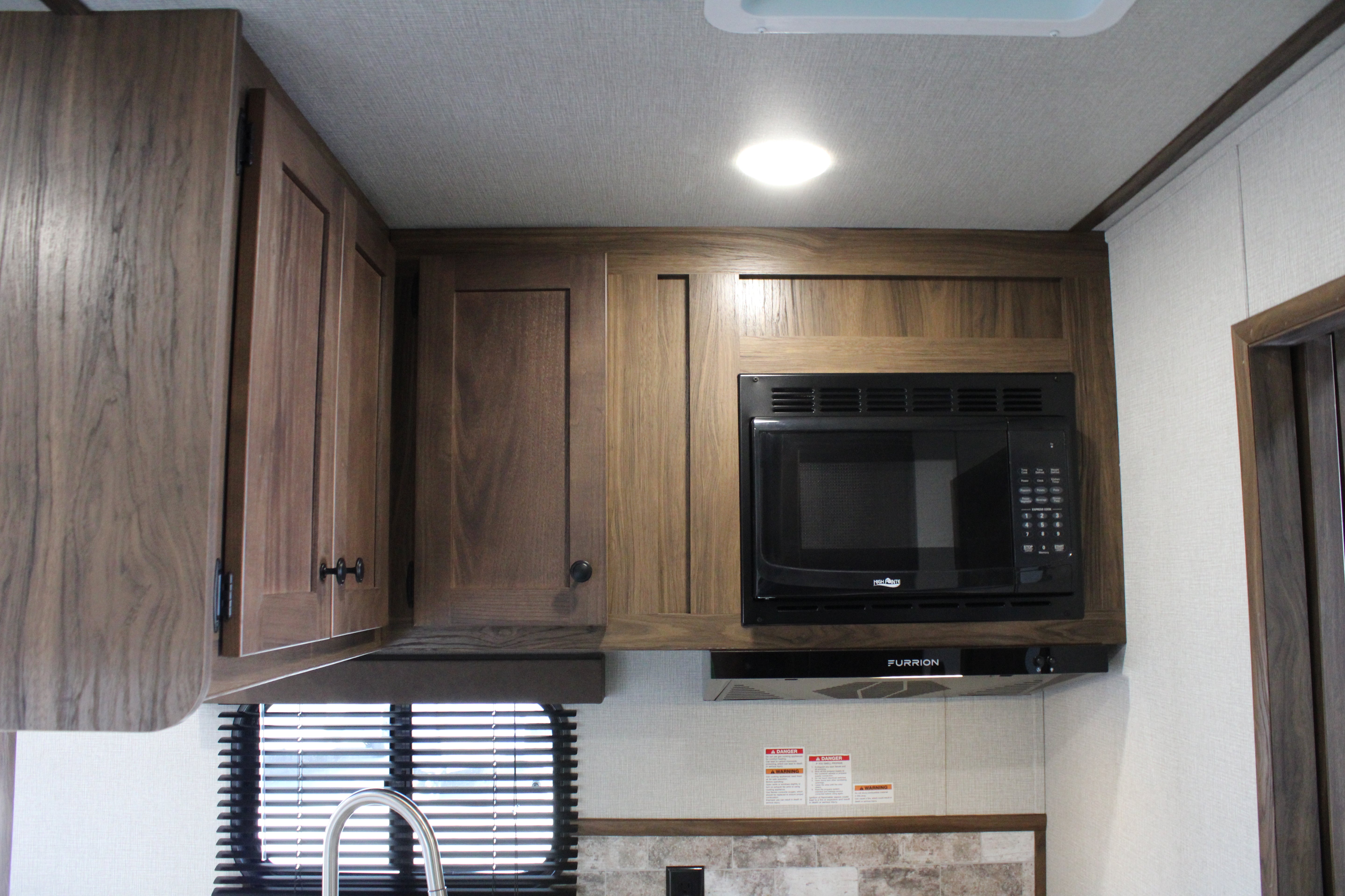 Bison Coach RC16T16 Toy Hauler