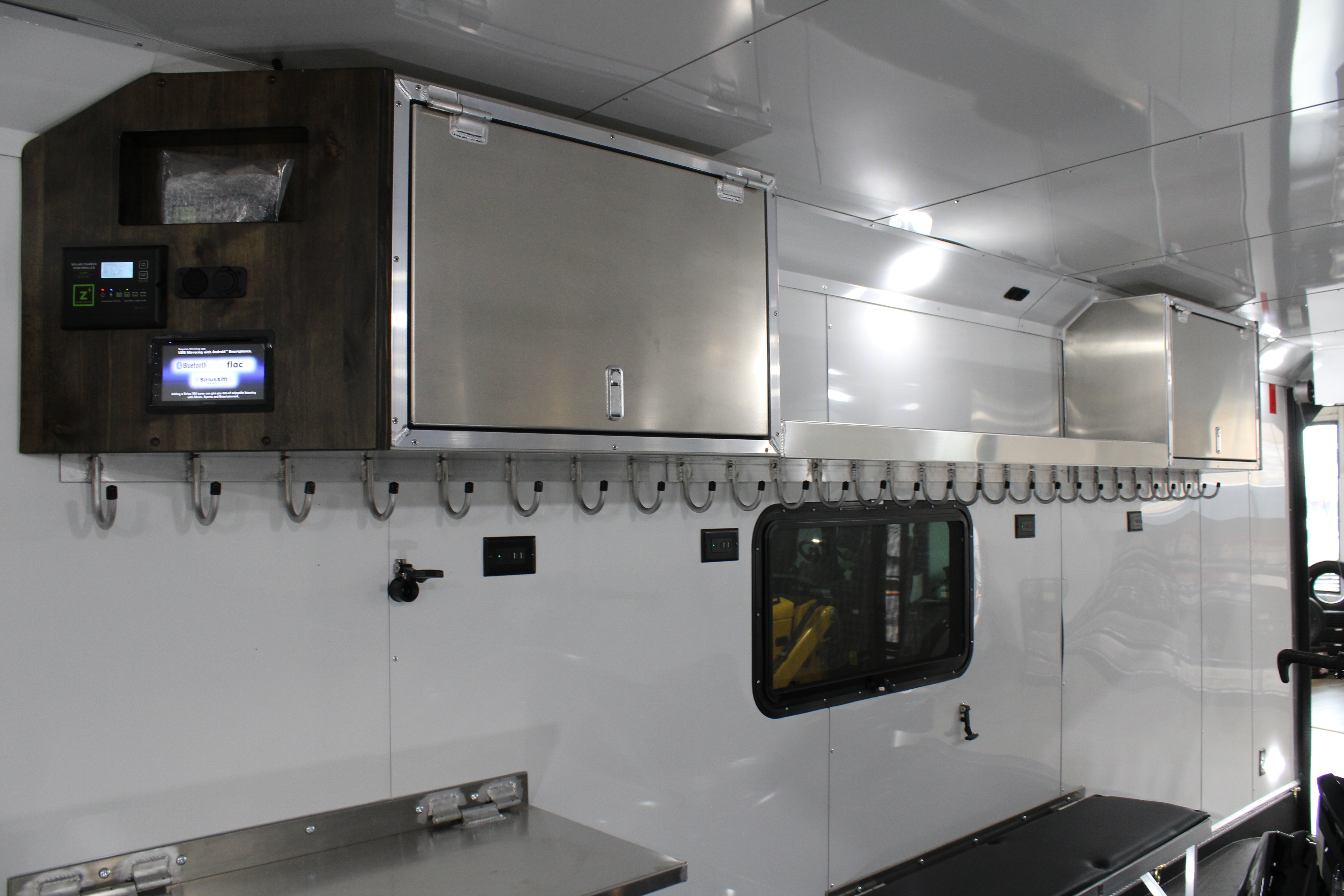 Logan Coach HorsePower BP 31' **BLACK FRIDAY SPECIAL**