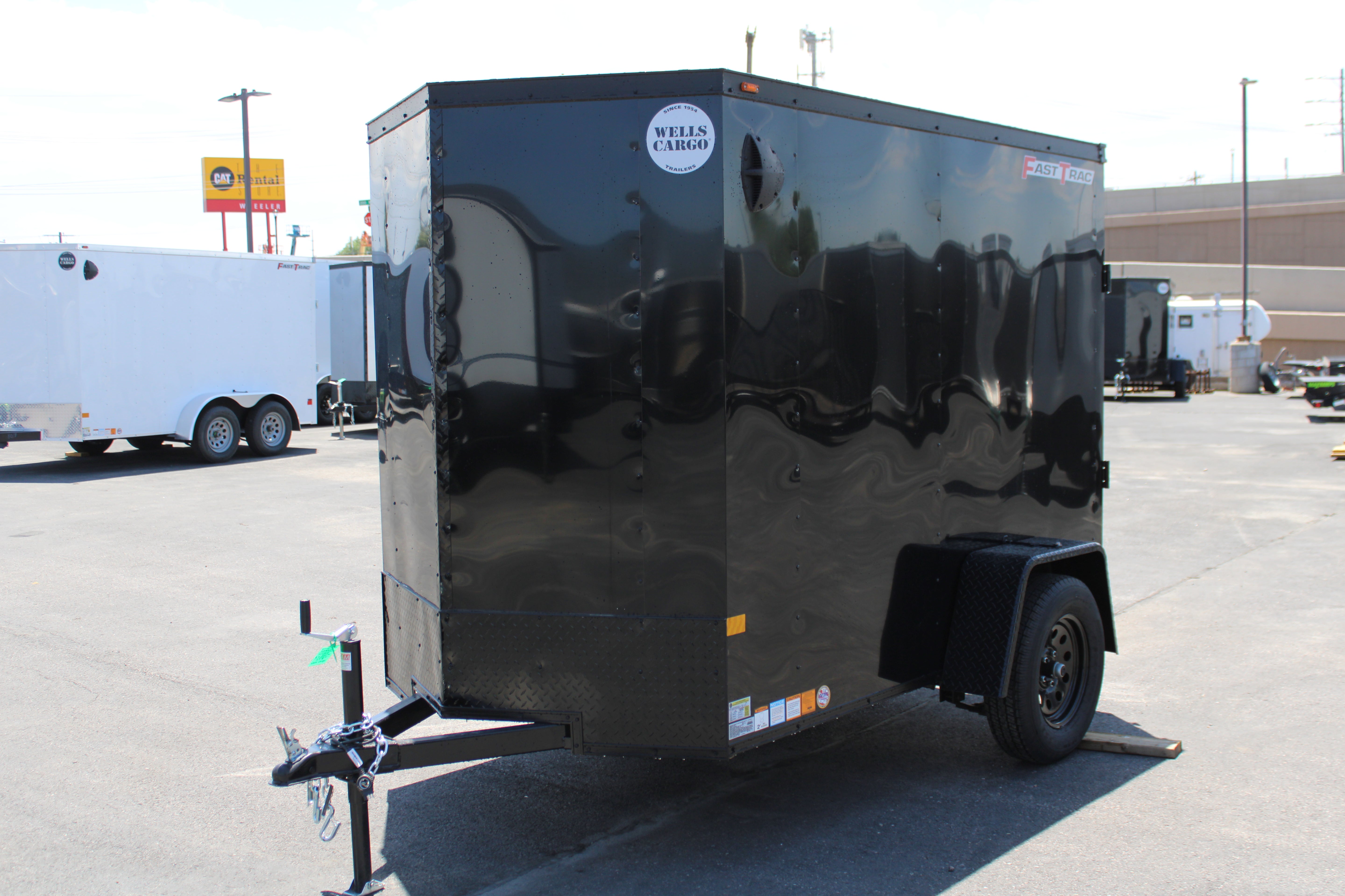 2025 Wells Cargo 5 x 8 Deluxe Enclosed Trailer