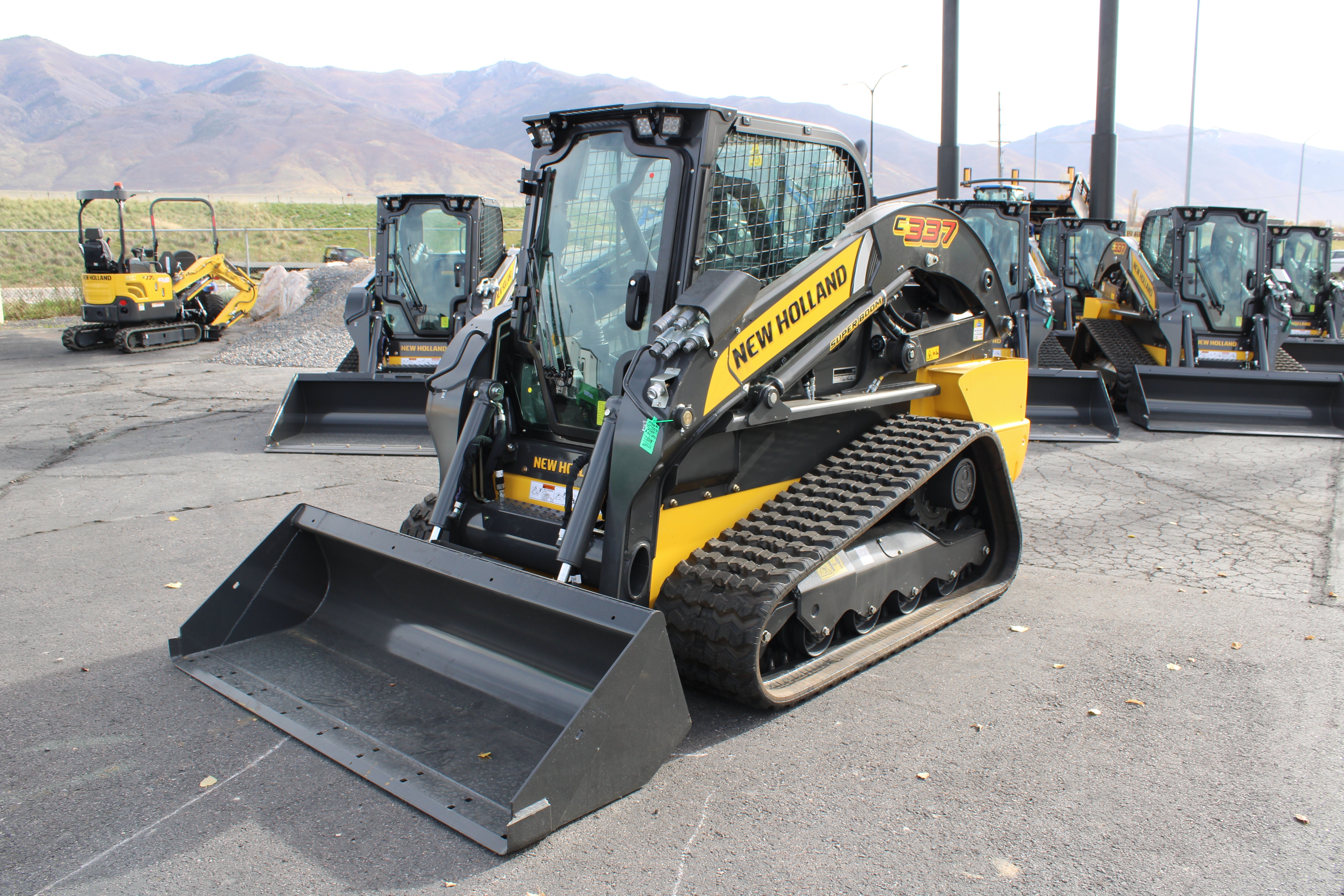 New Holland C337 Skidsteer