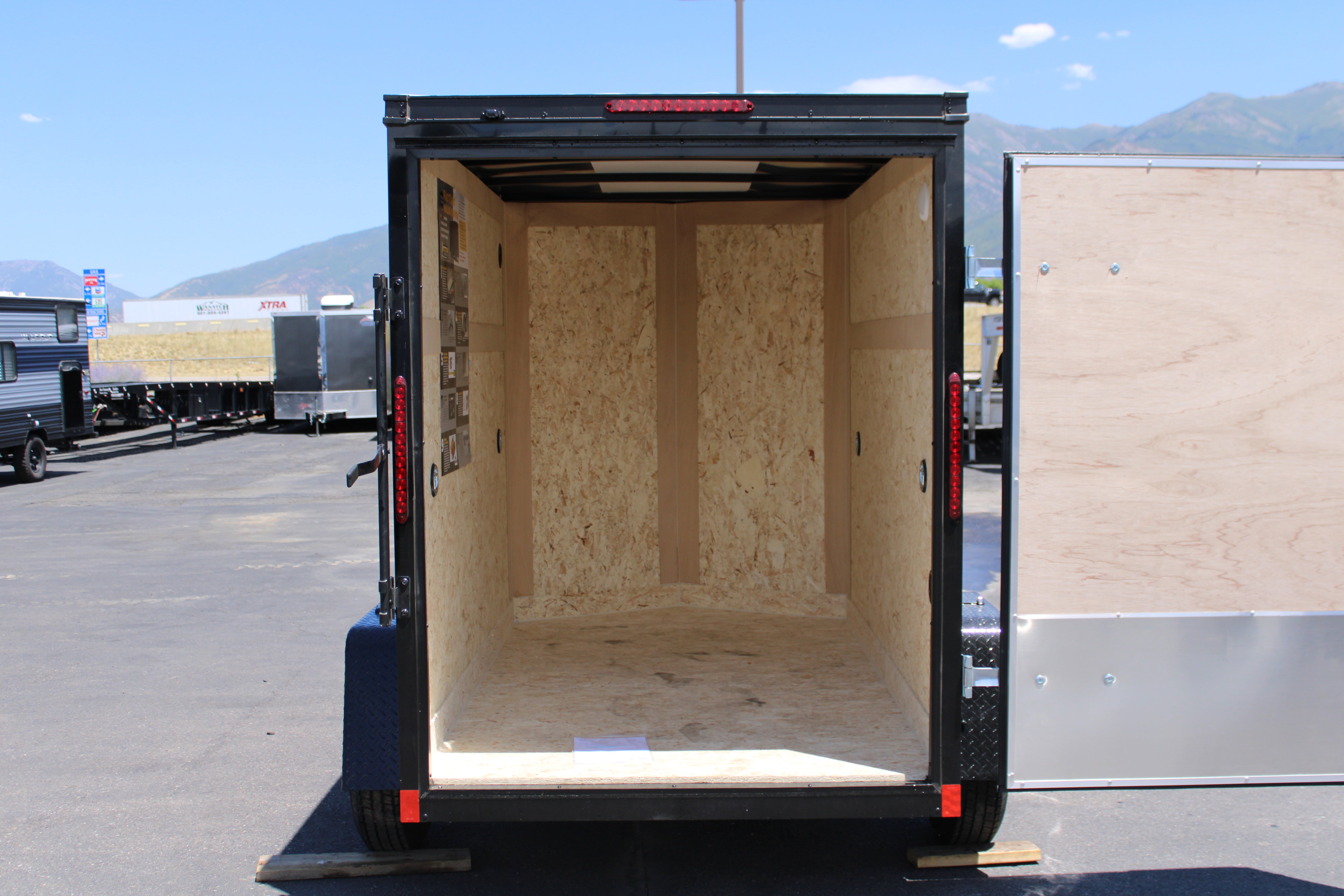 2025 Wells Cargo 5 x 8 Deluxe Enclosed Trailer