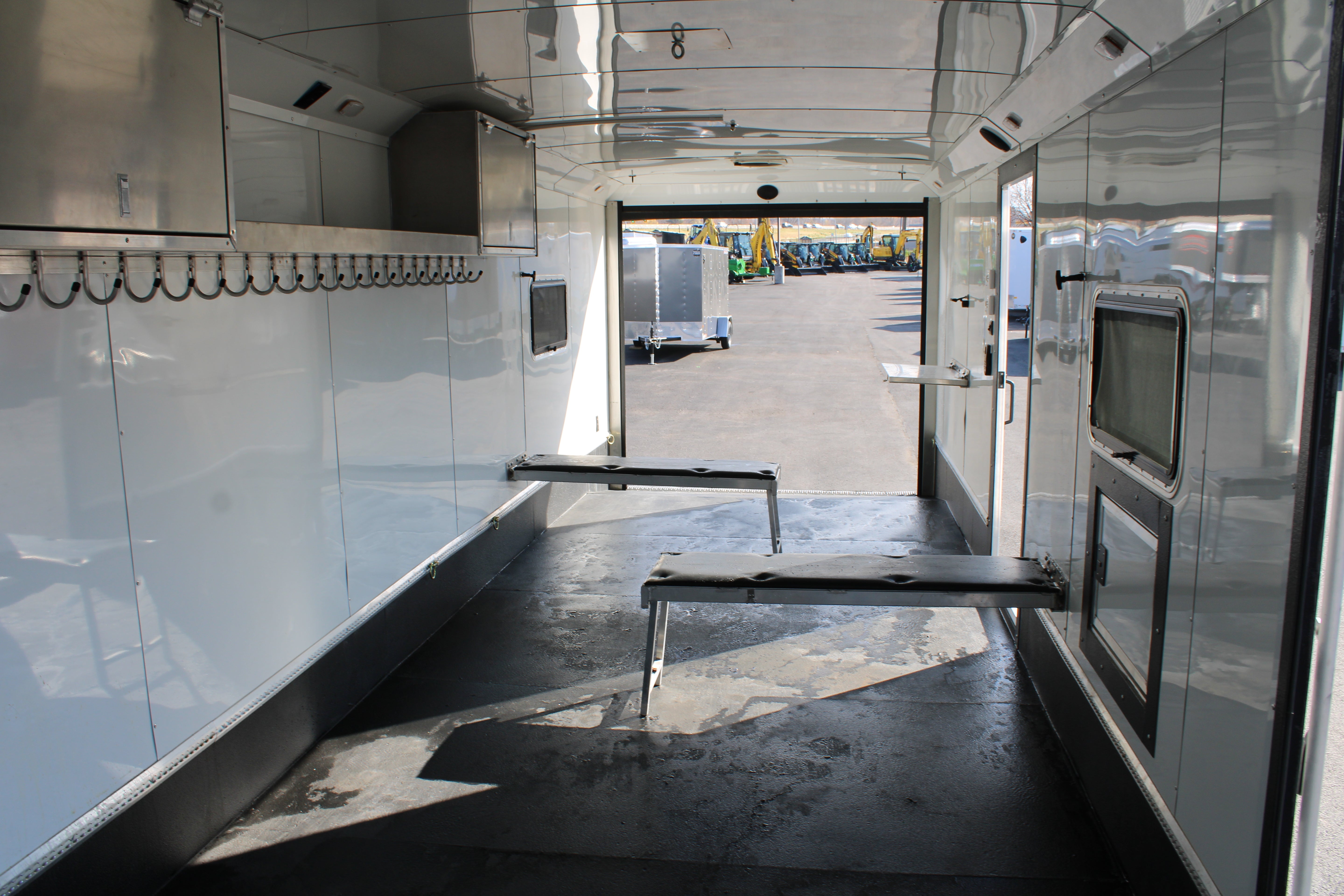 Logan Coach HPGN 33' Trailer (BLACK FRIDAY SPECIAL)