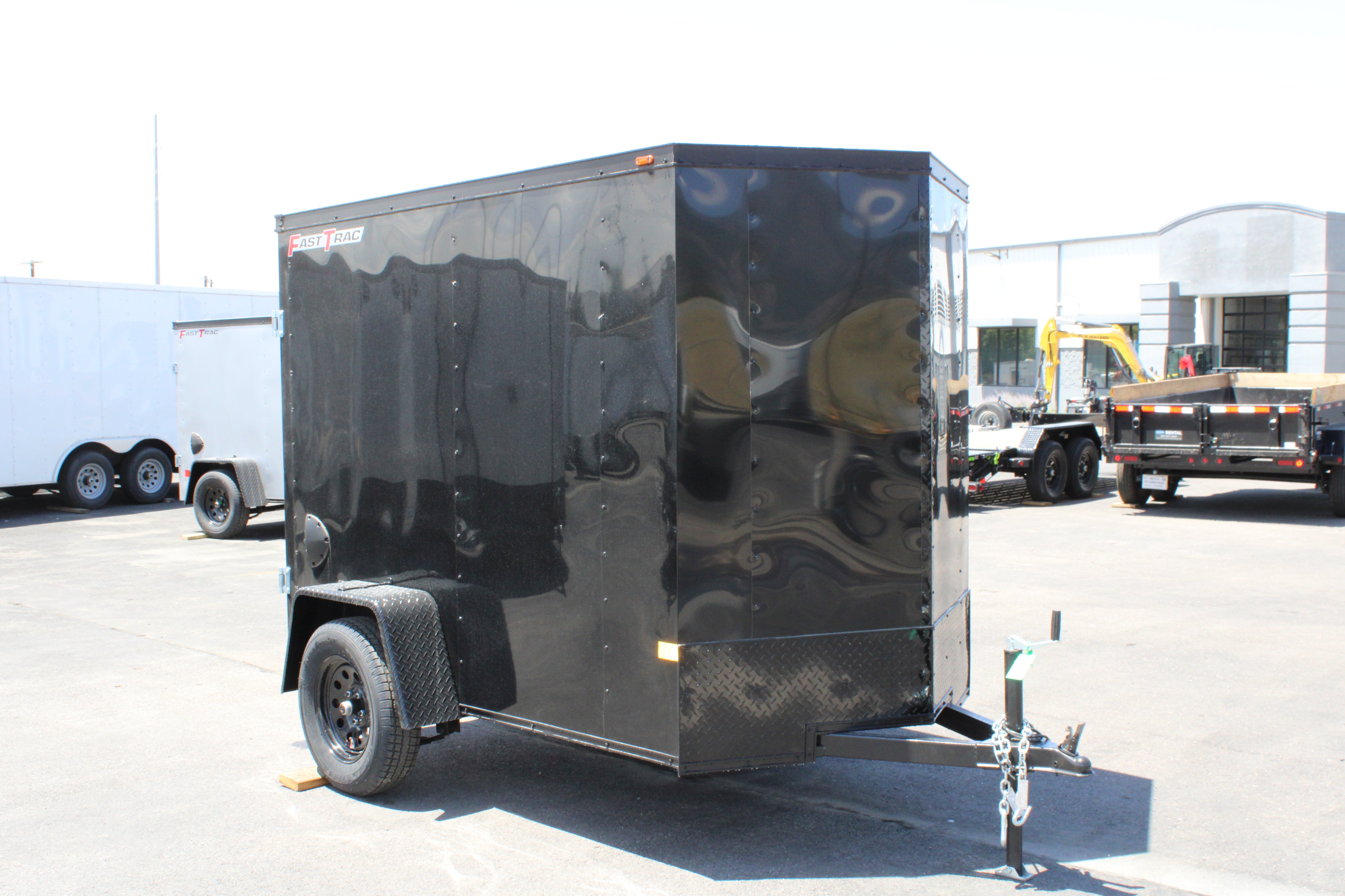 2025 Wells Cargo 5 x 8 Deluxe Enclosed Trailer