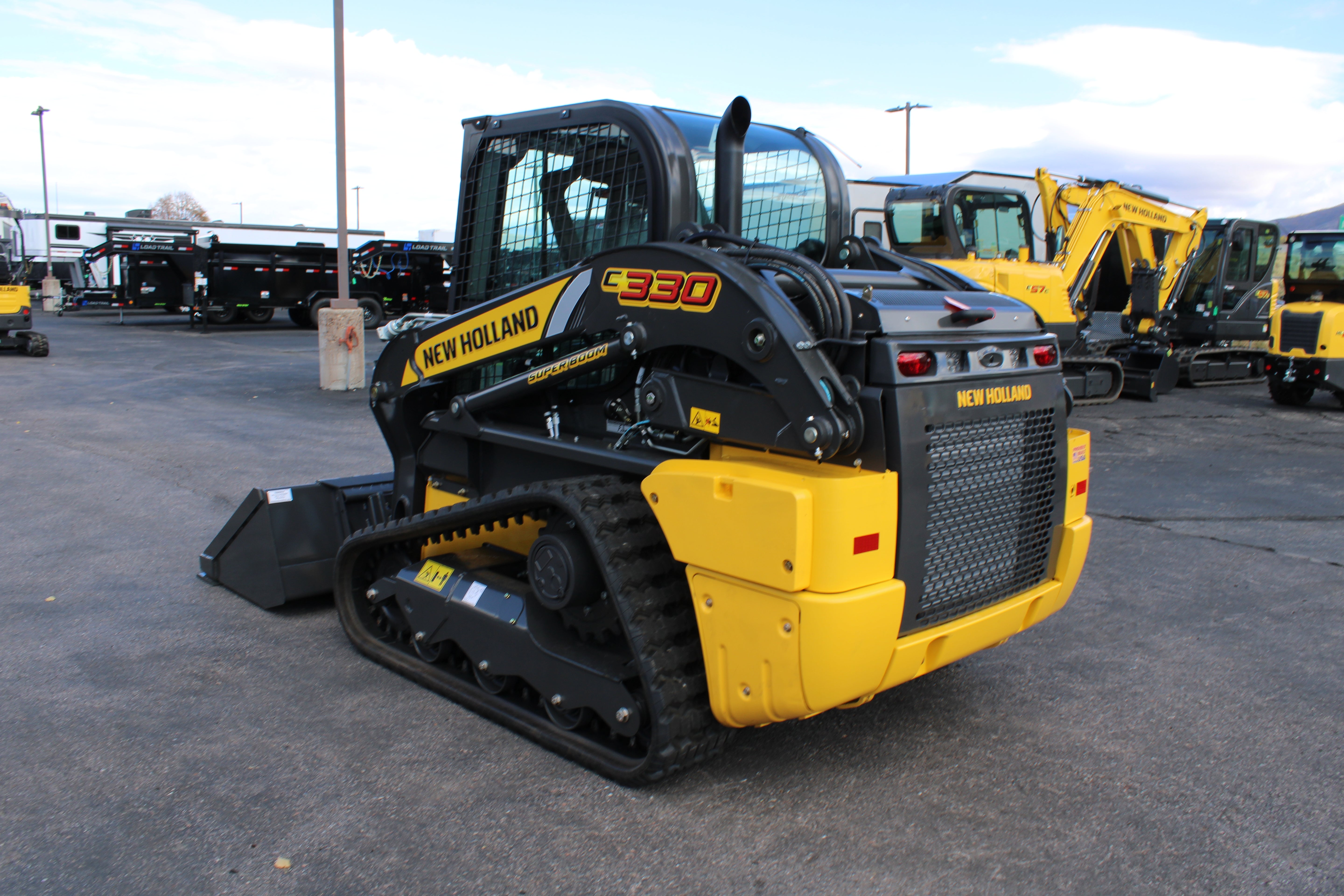 New Holland C330 Skidsteer