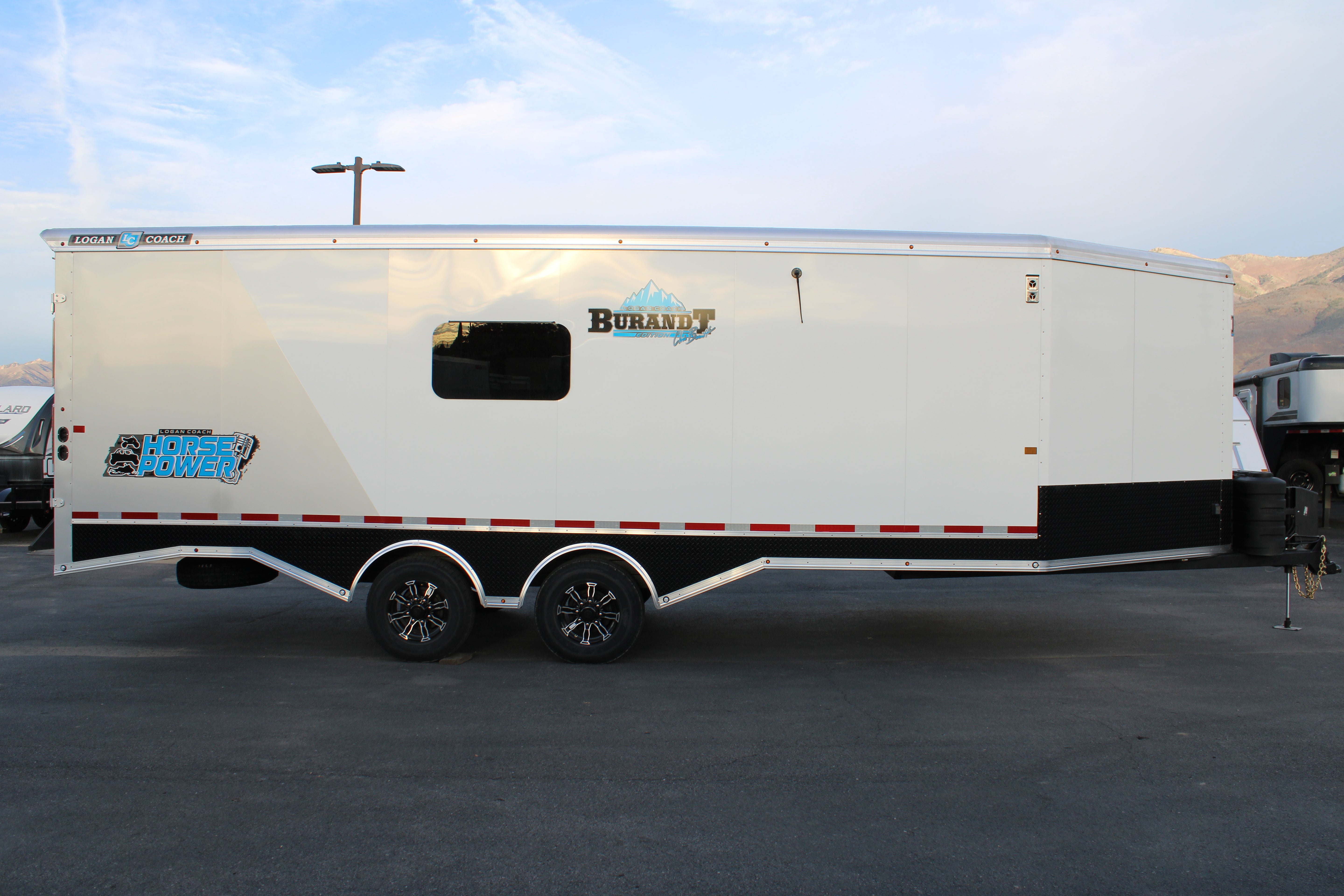 Logan Coach HorsePower BP 29'