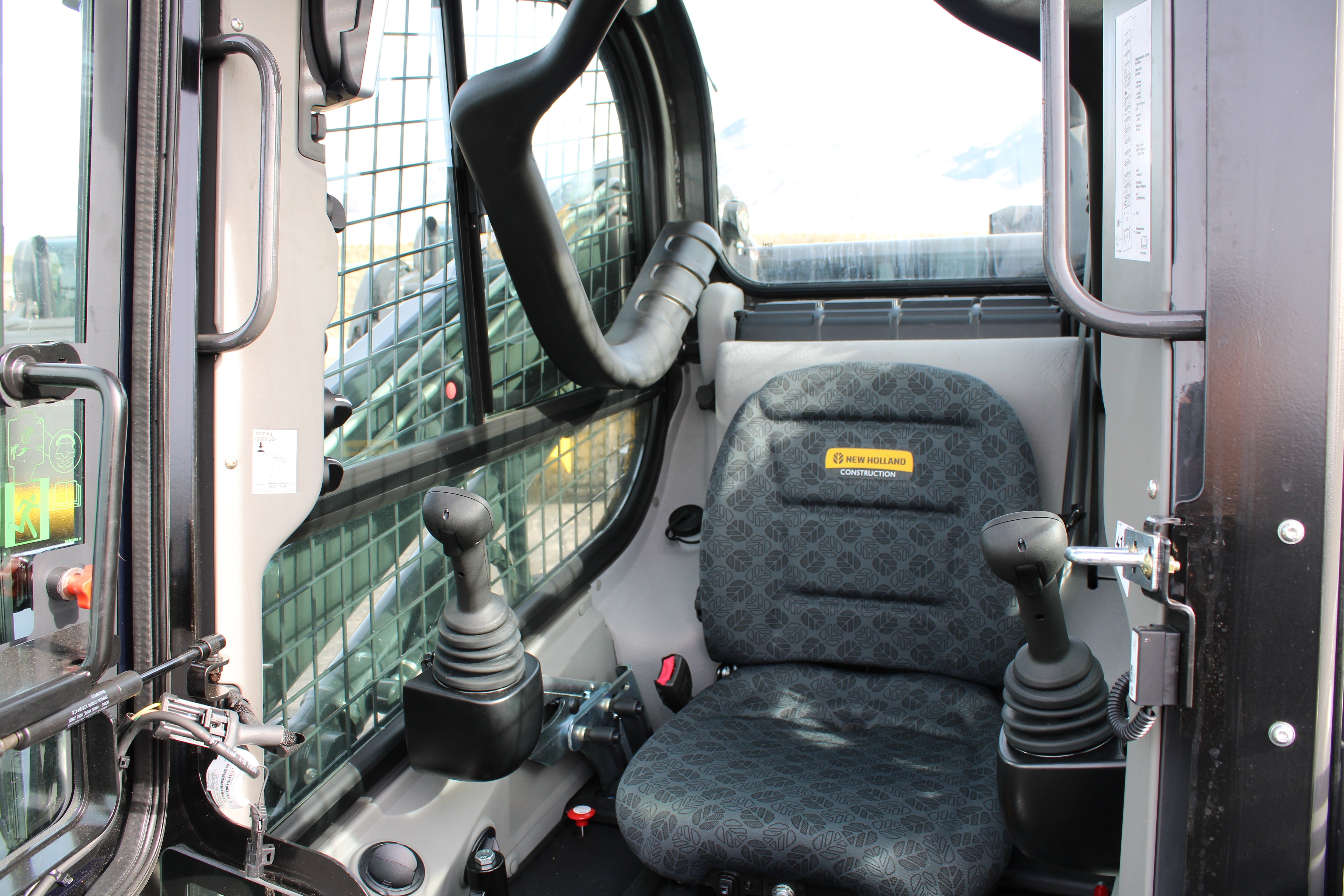 New Holland L328 Skidsteer