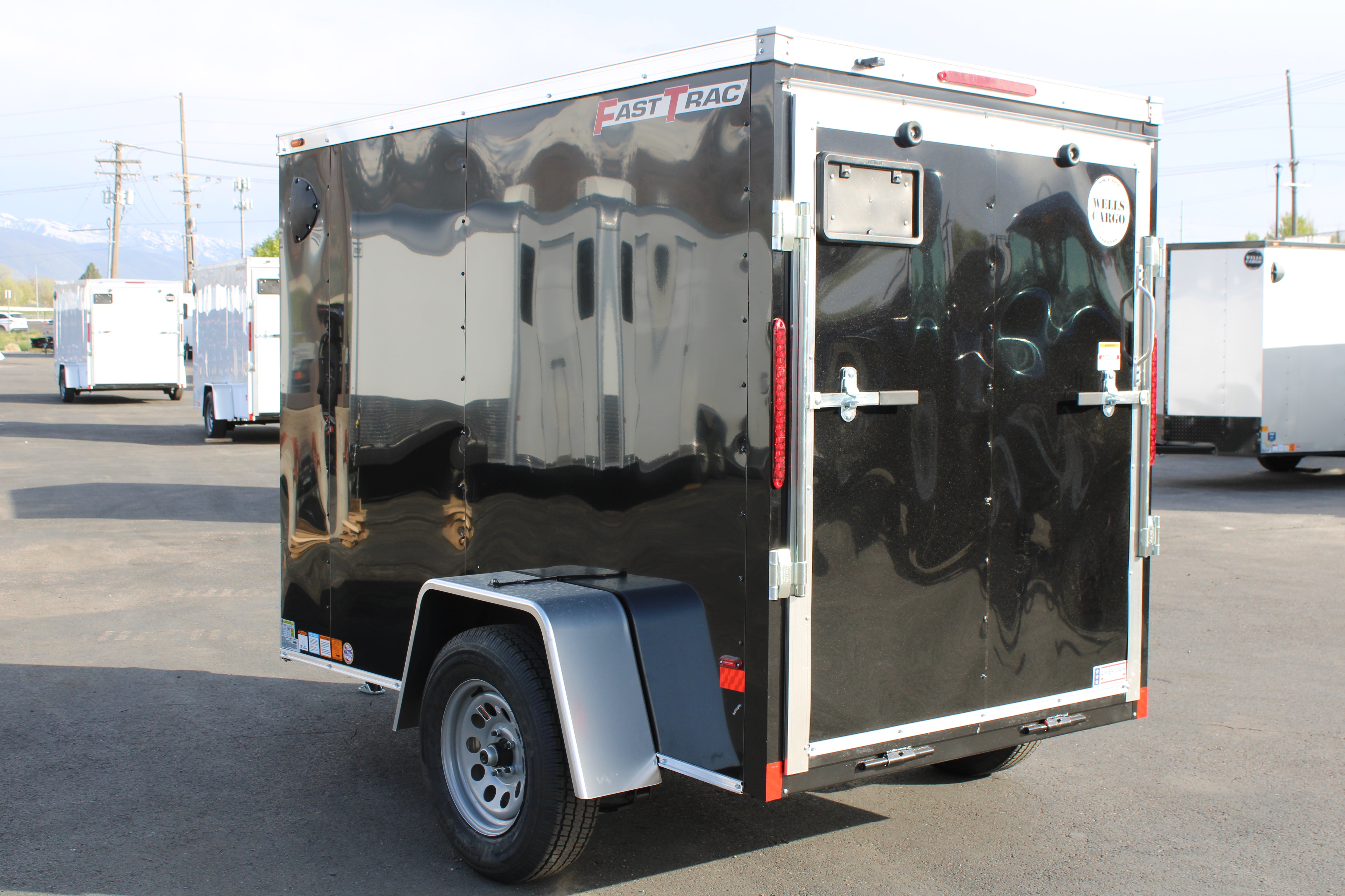 2025 Wells Cargo 5 x 8 Deluxe Enclosed Trailer