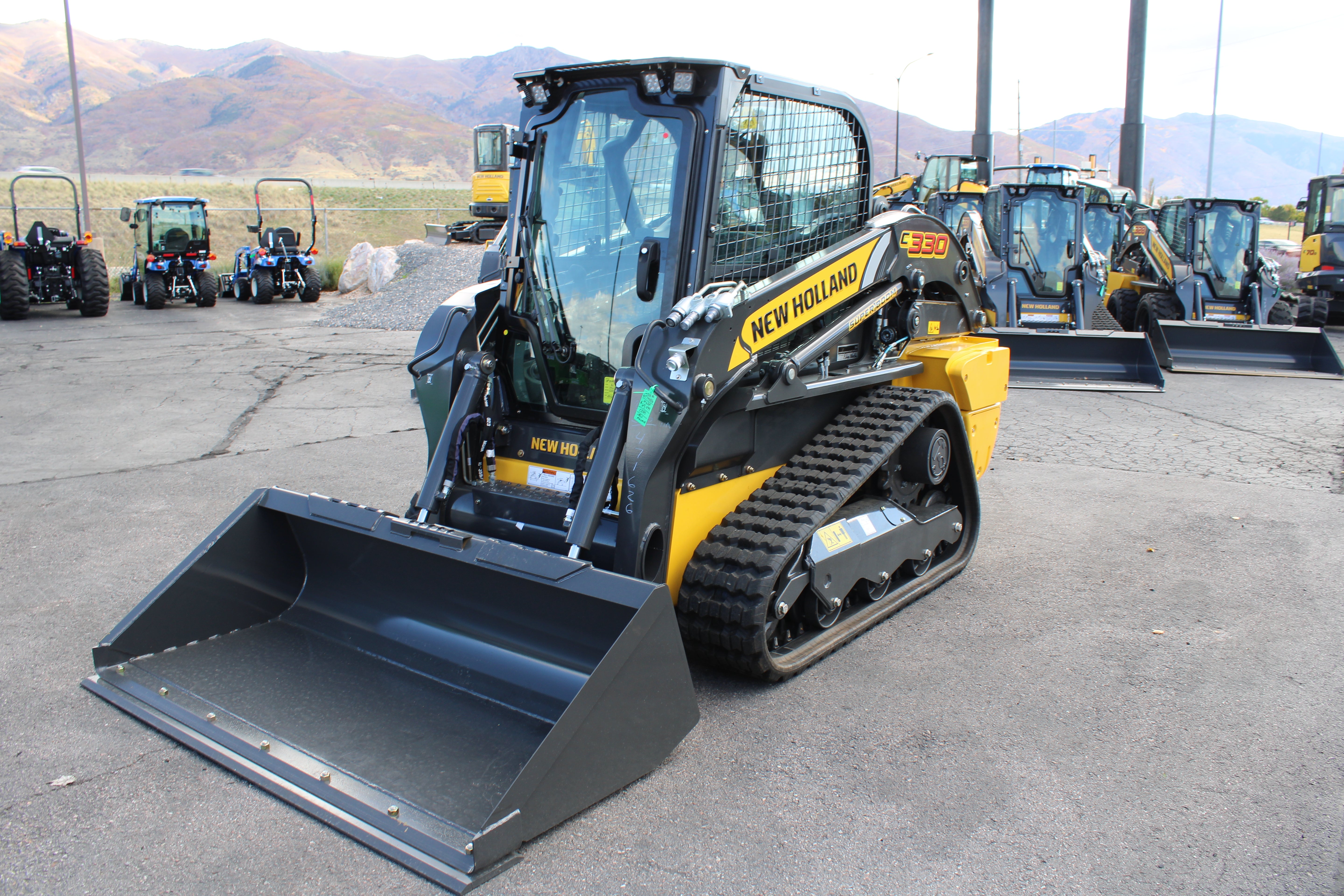 New Holland C330 Skidsteer