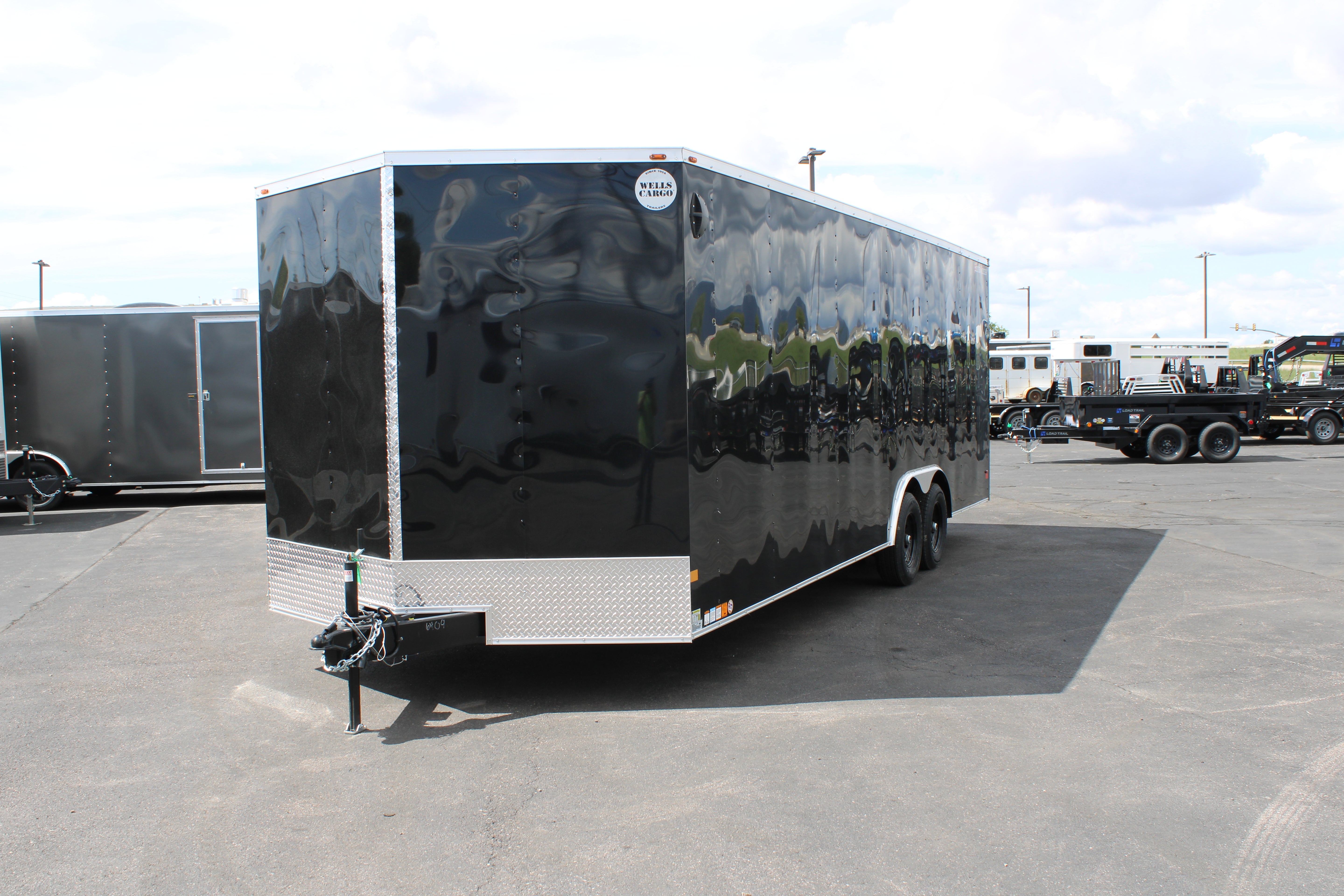 2025 Wells Cargo 8.5 x 24 Deluxe Enclosed Trailer