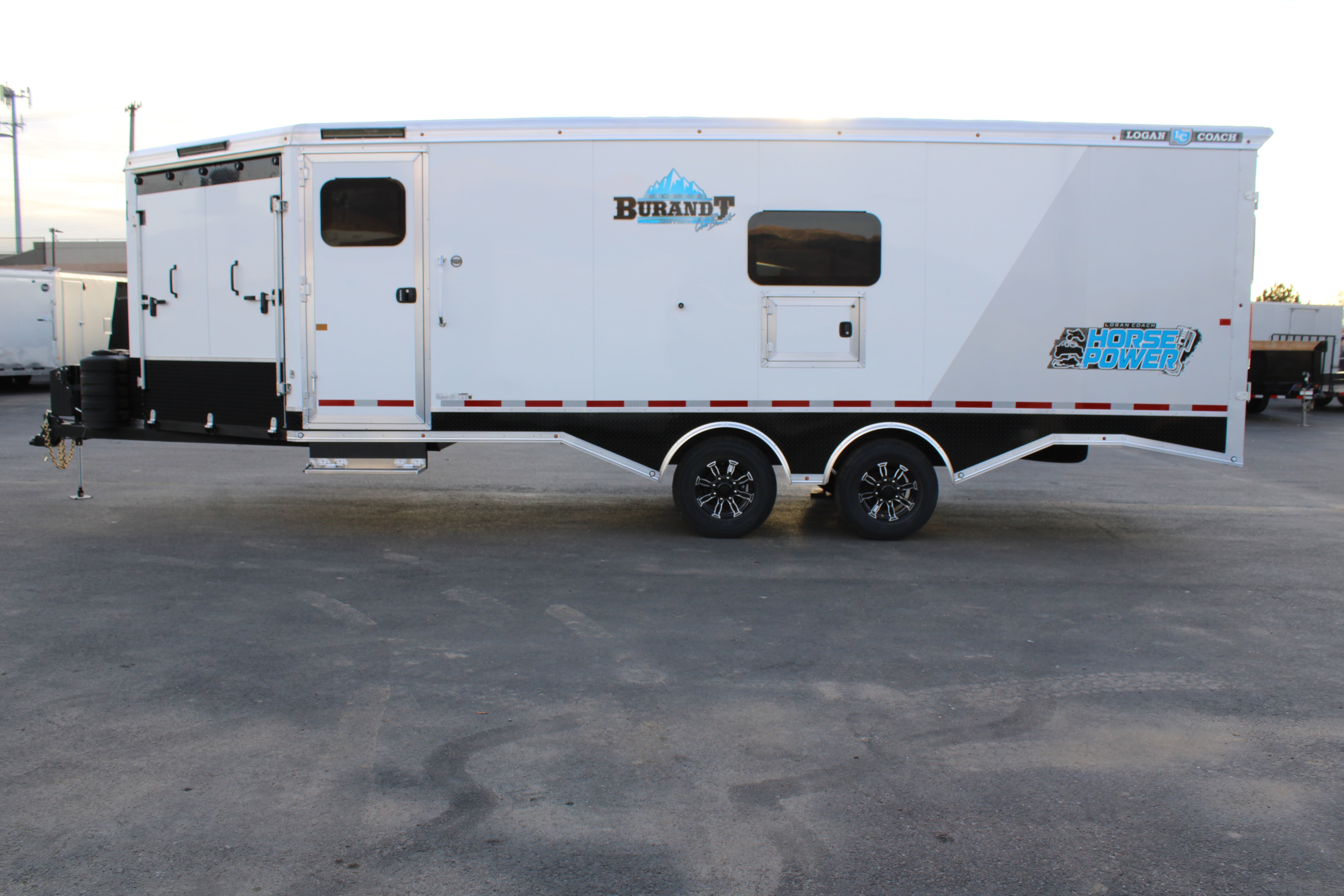 Logan Coach HorsePower BP 29'