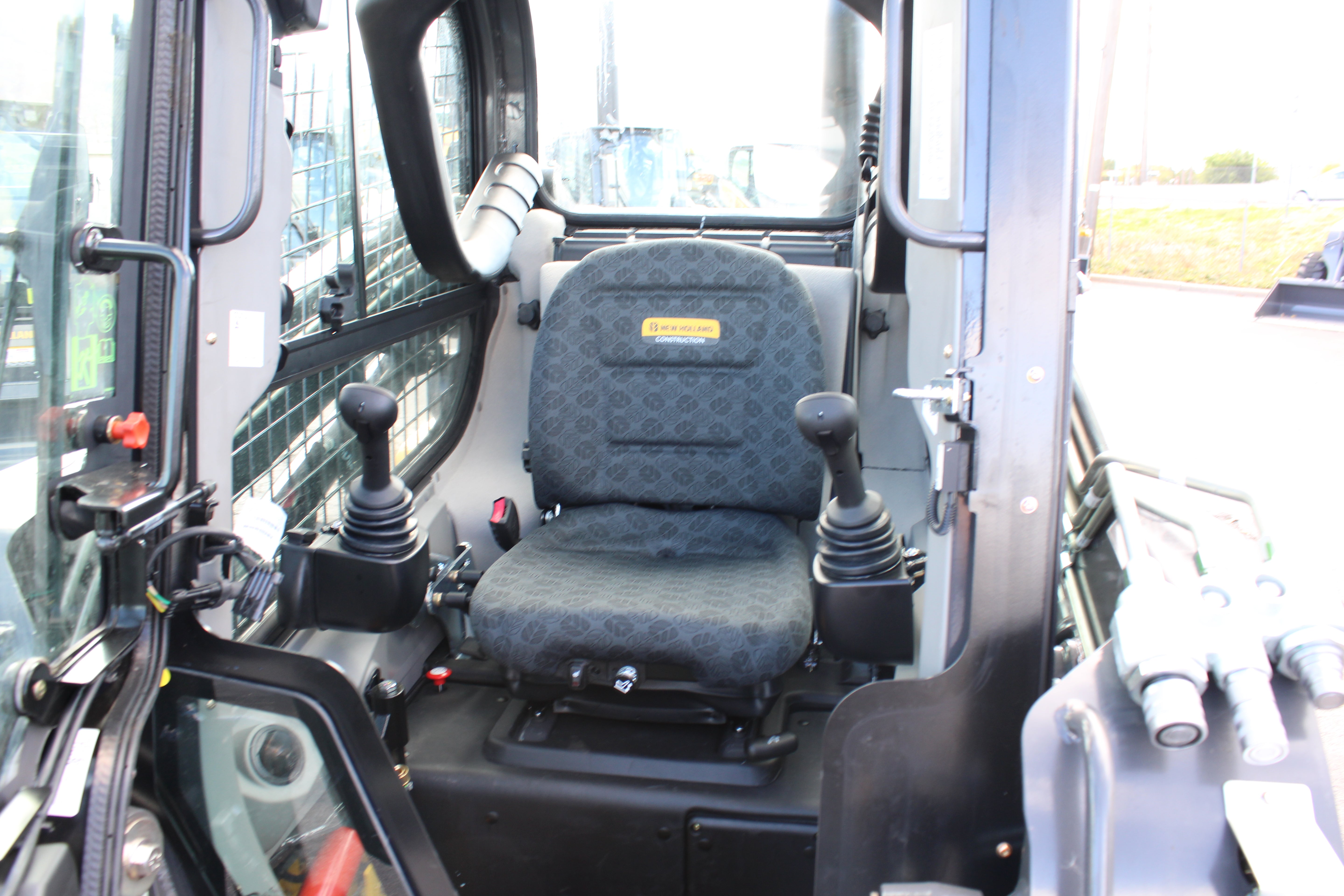 New Holland C330 Skidsteer
