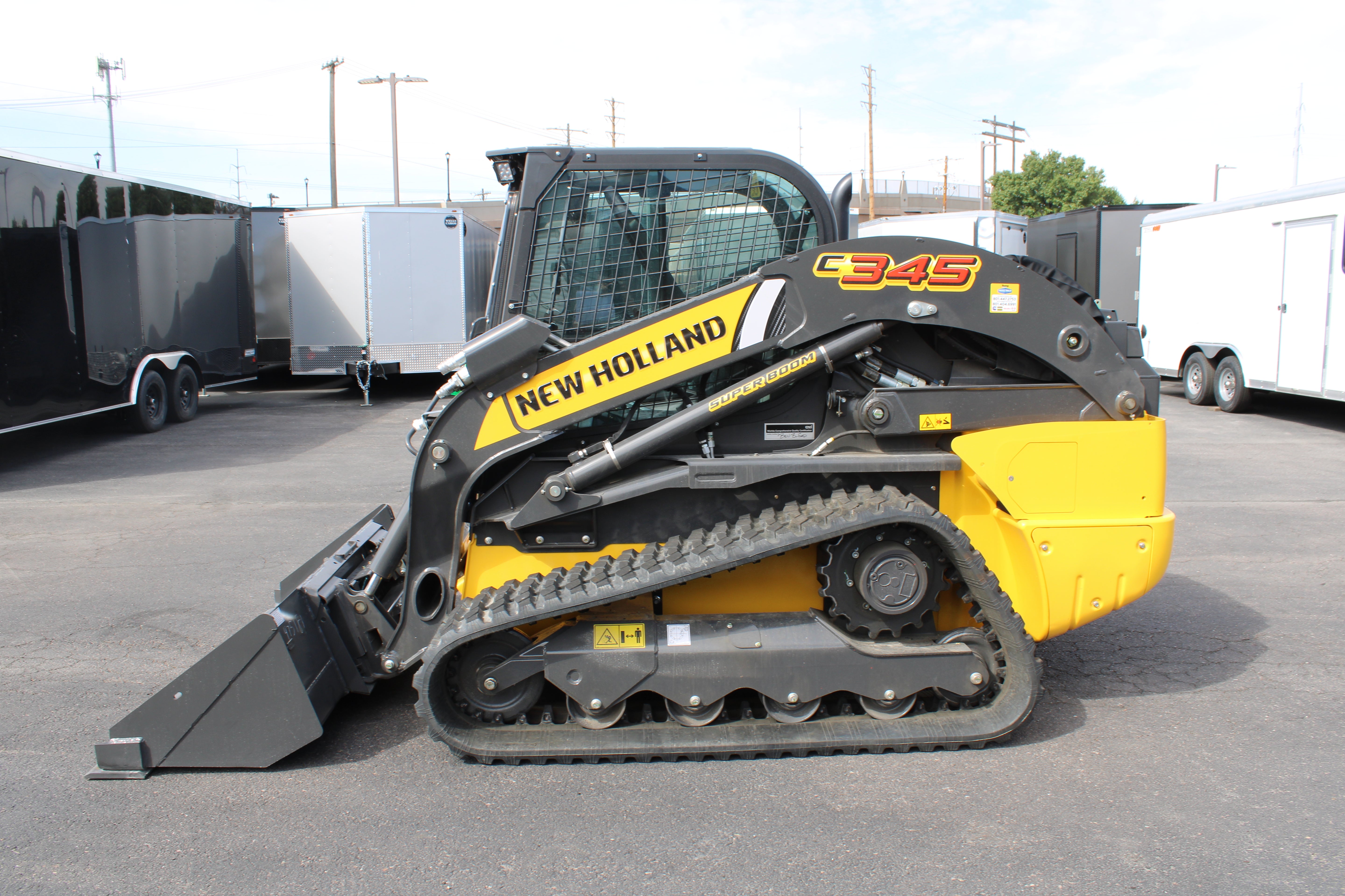 New Holland Skidsteer C345