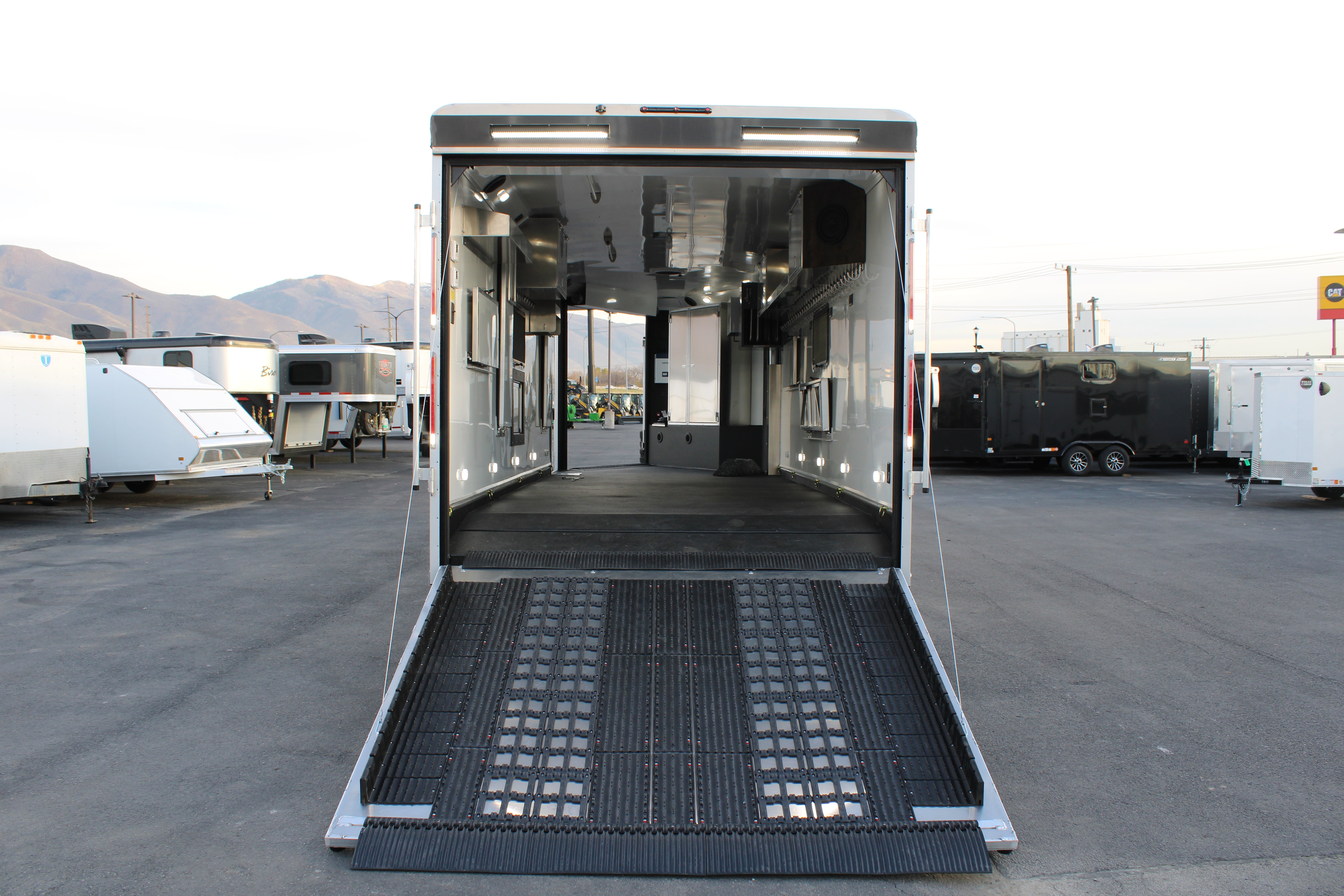 Logan Coach HorsePower BP 29'