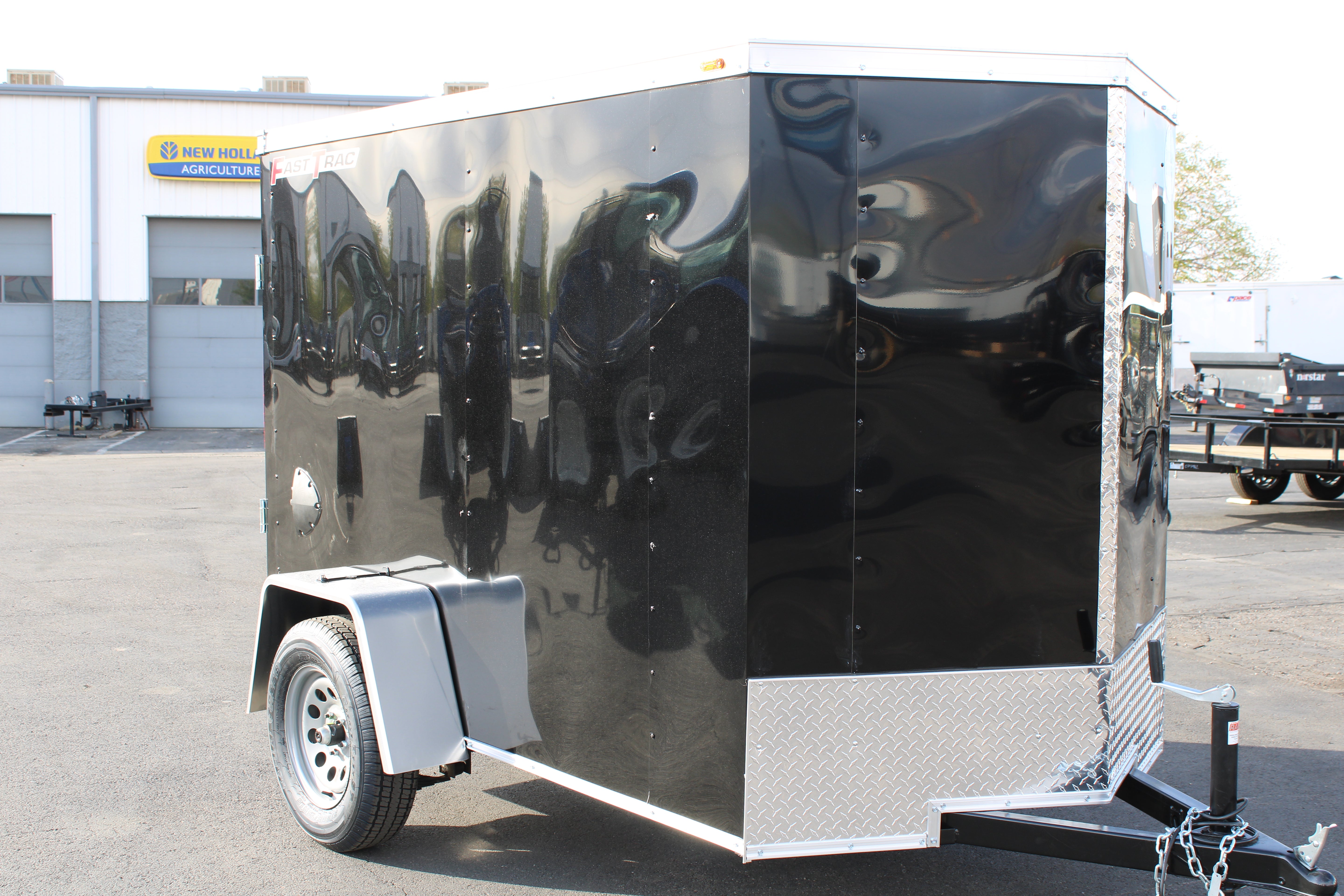 2025 Wells Cargo 5 x 8 Deluxe Enclosed Trailer