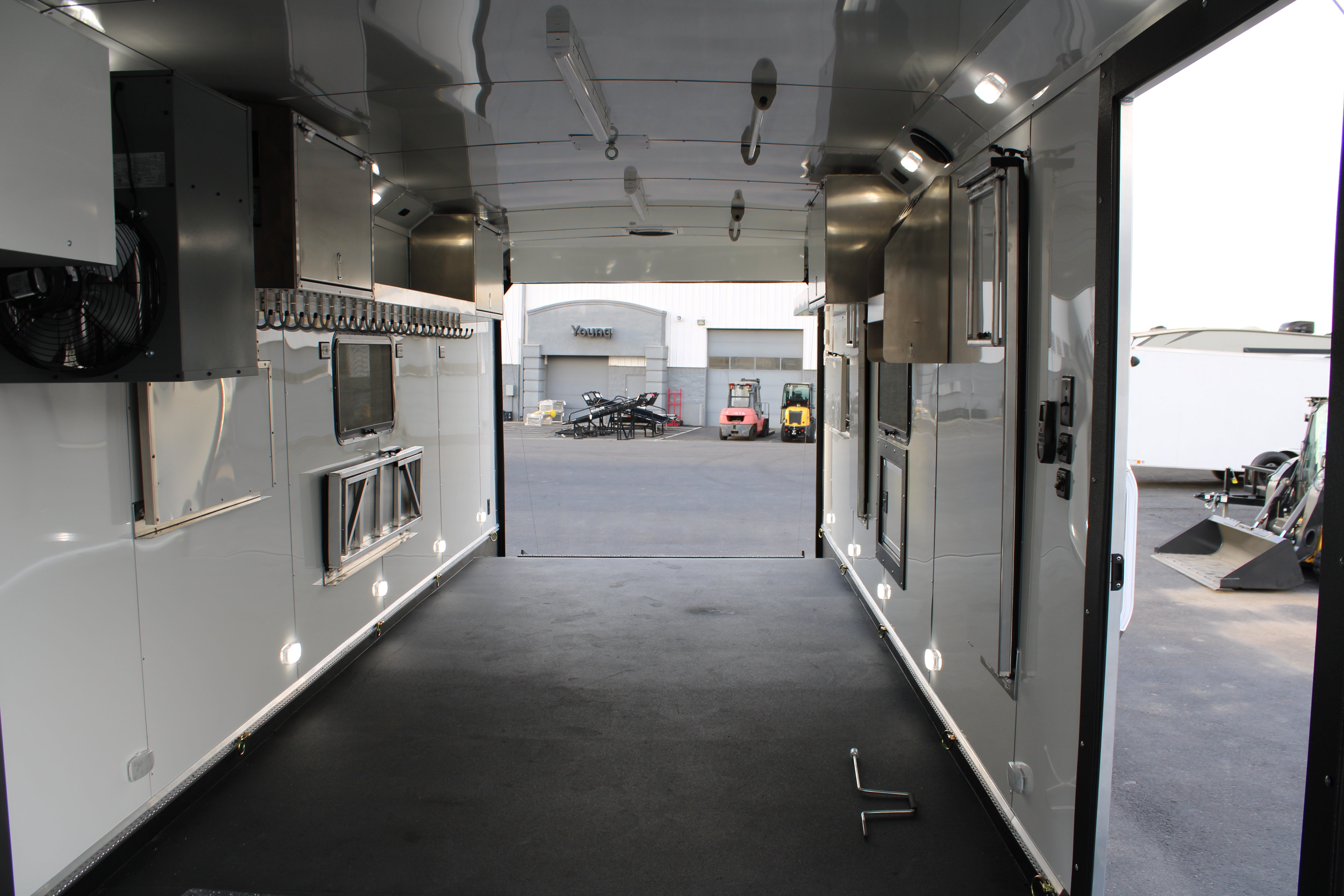 Logan Coach HorsePower BP 29'