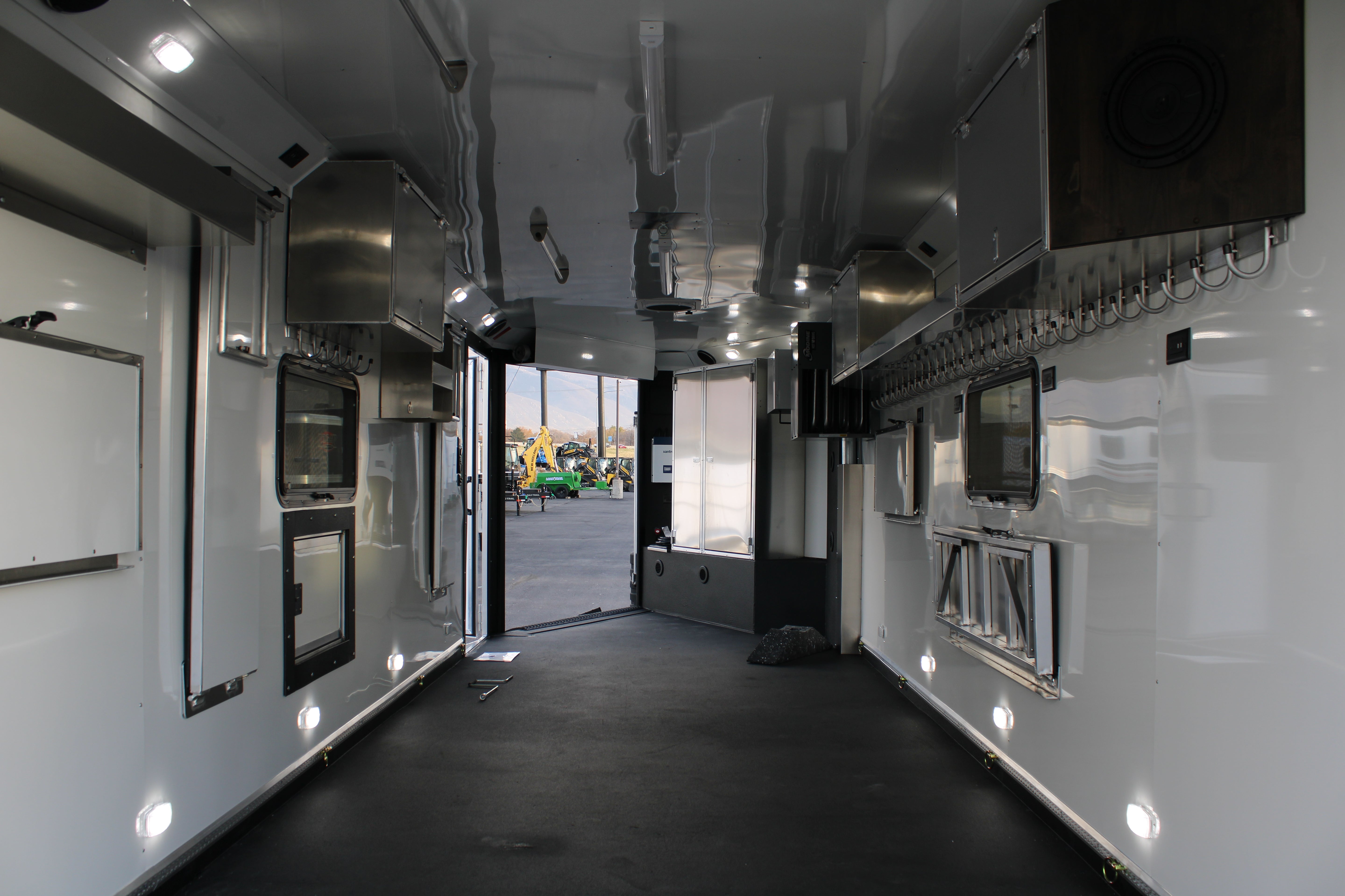 Logan Coach HorsePower BP 29'