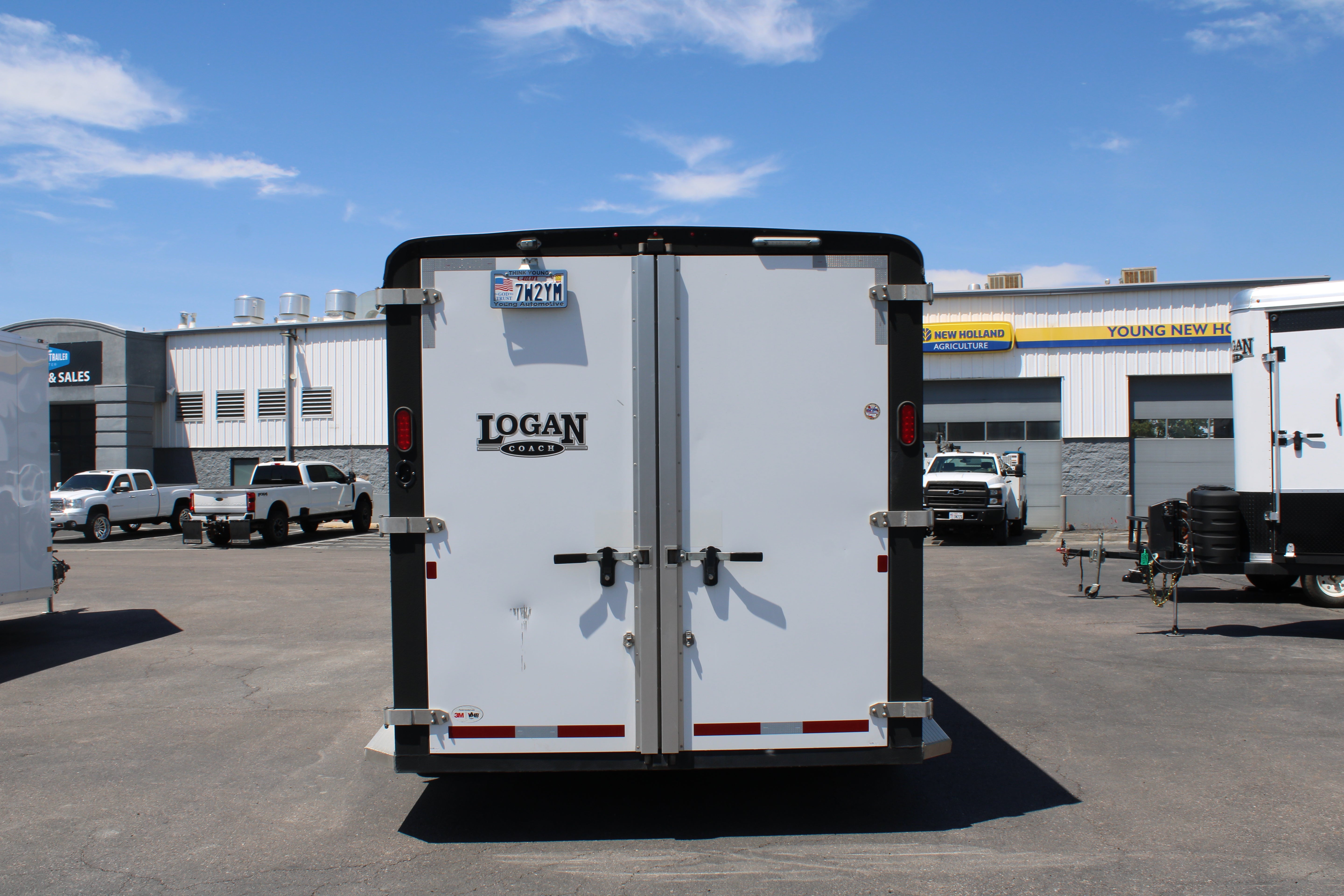 USED LOGAN COACH CONTRACTOR TRAILER