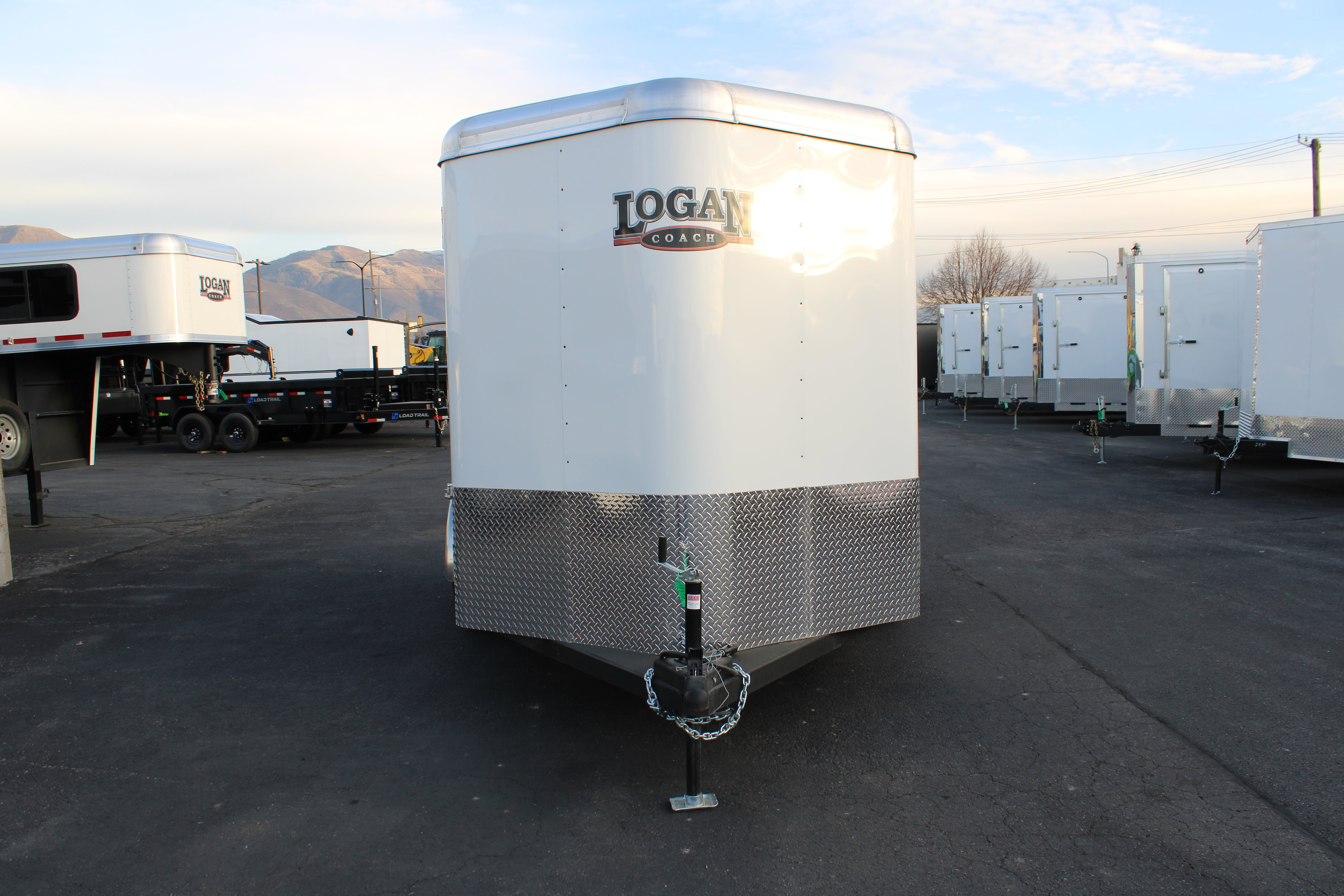 Logan Coach 2HBP Crossfire Trailer