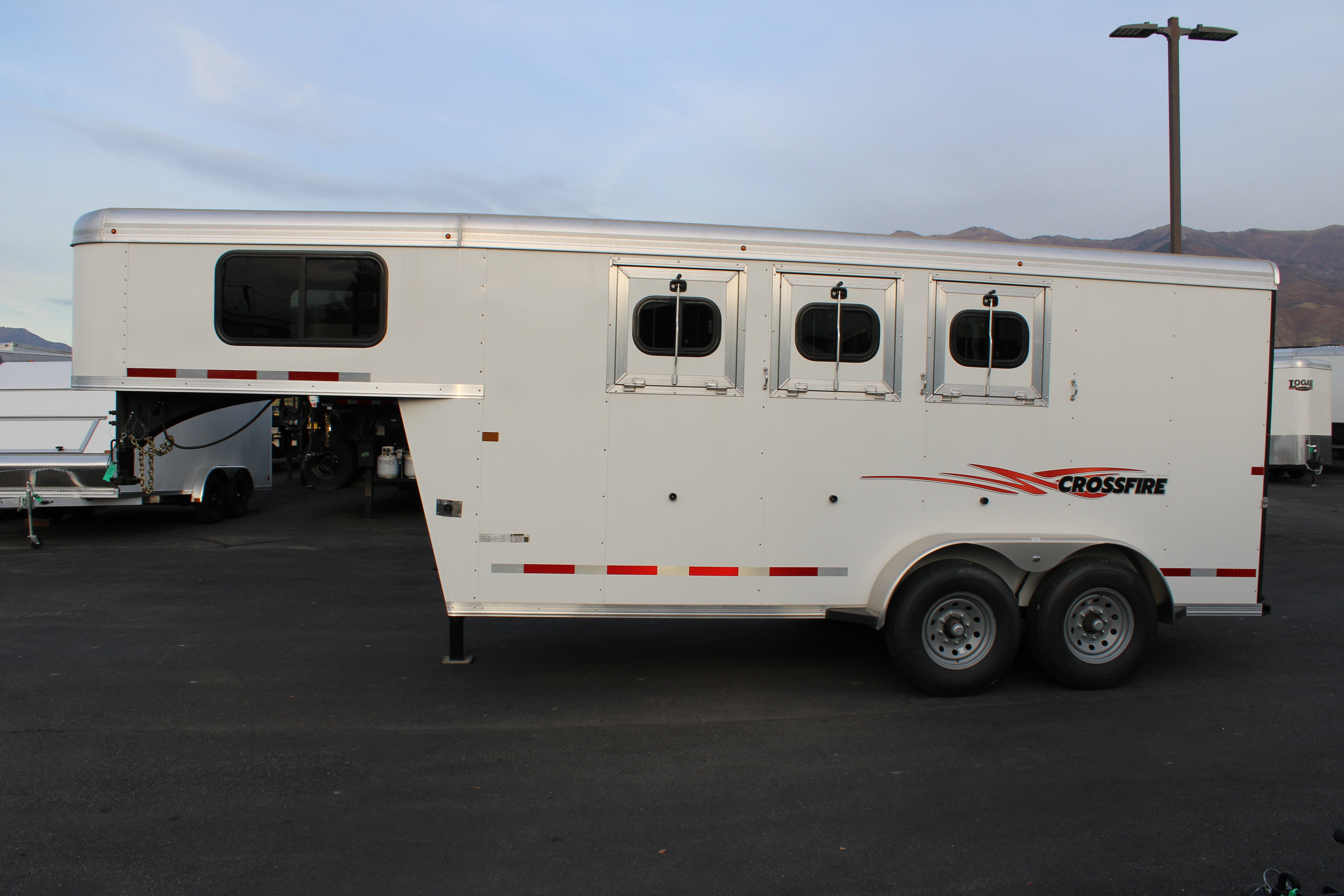 Logan Coach 3HBP Crossfire Trailer