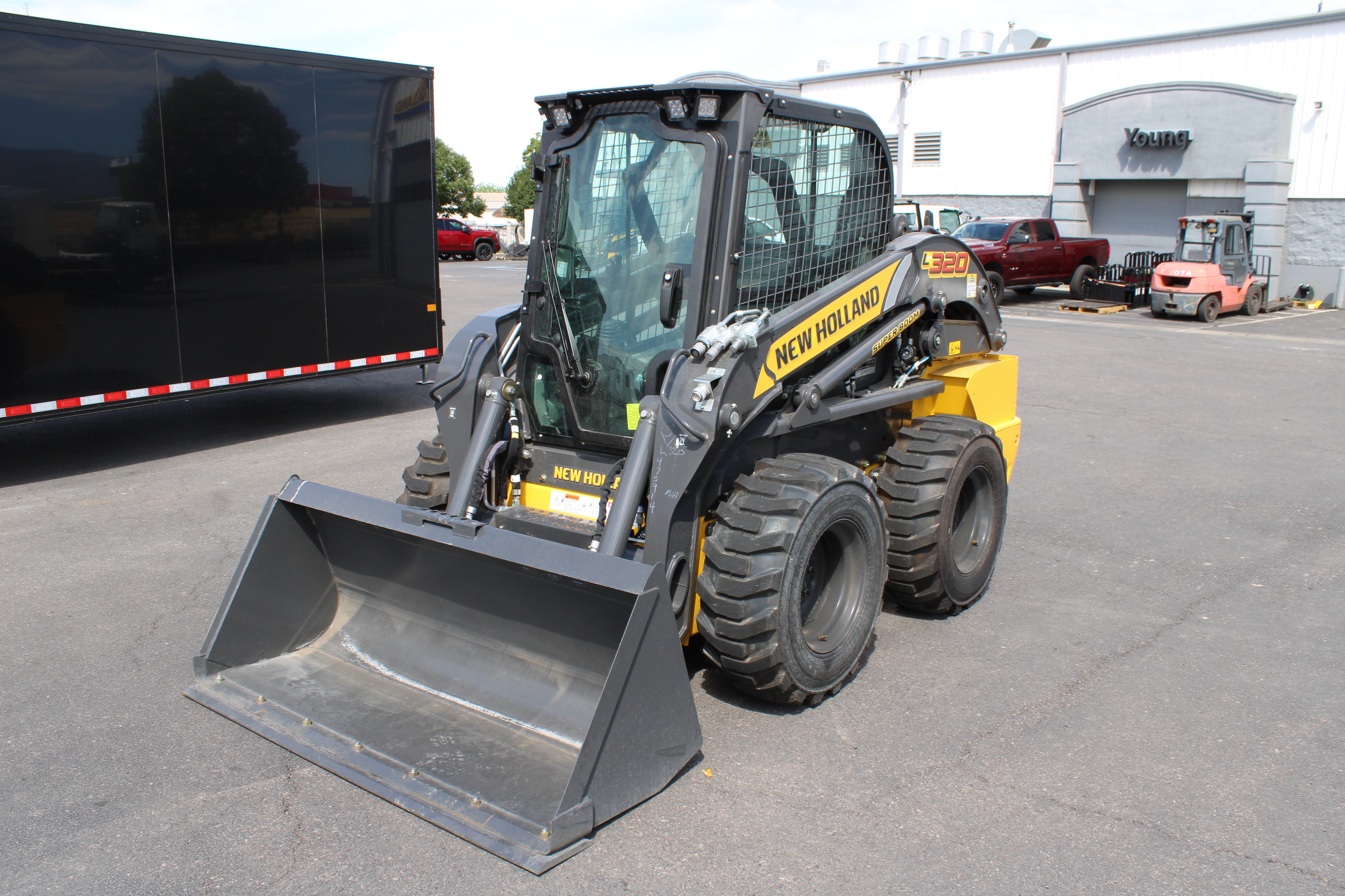 New Holland Skidsteer L320