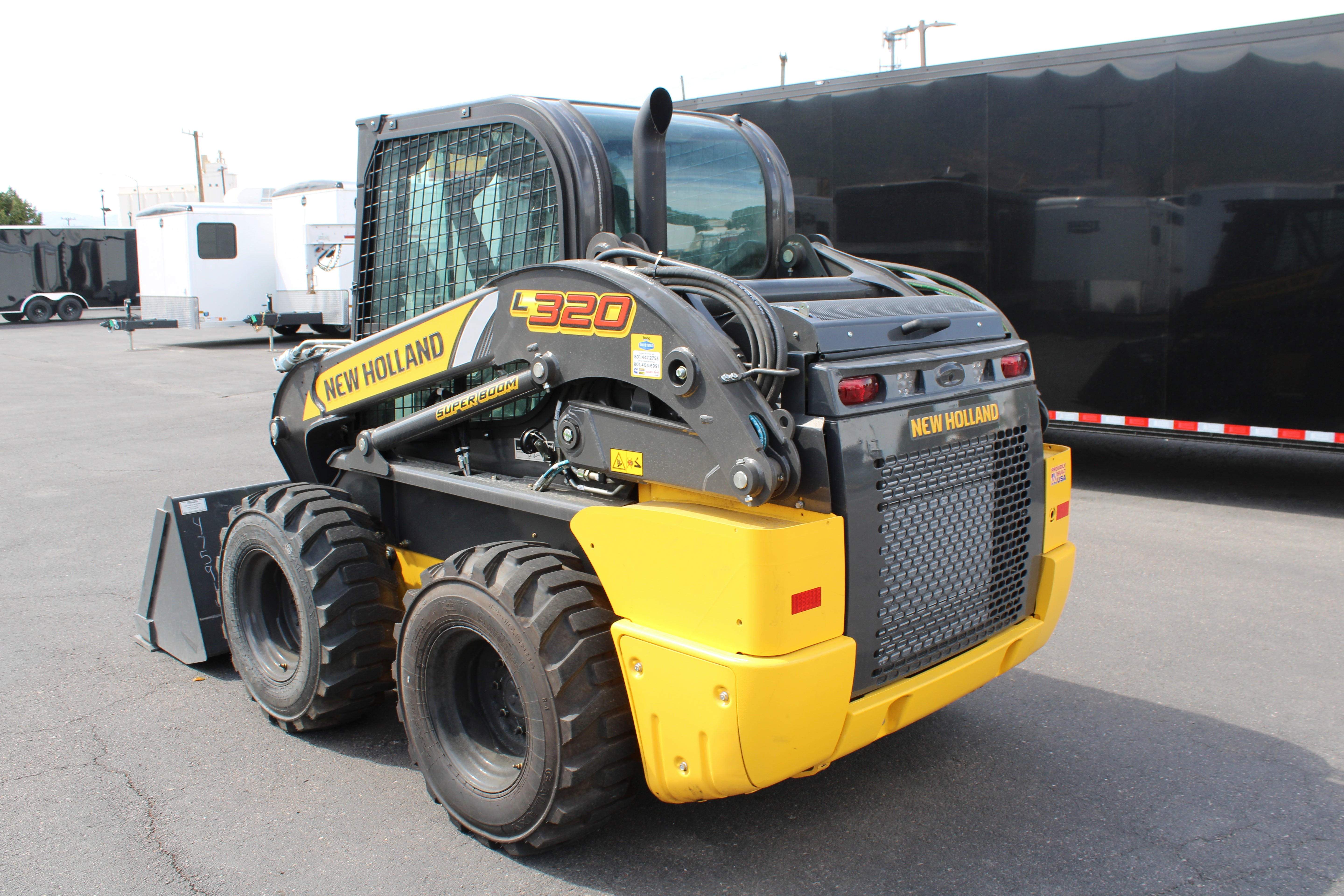 New Holland Skidsteer L320