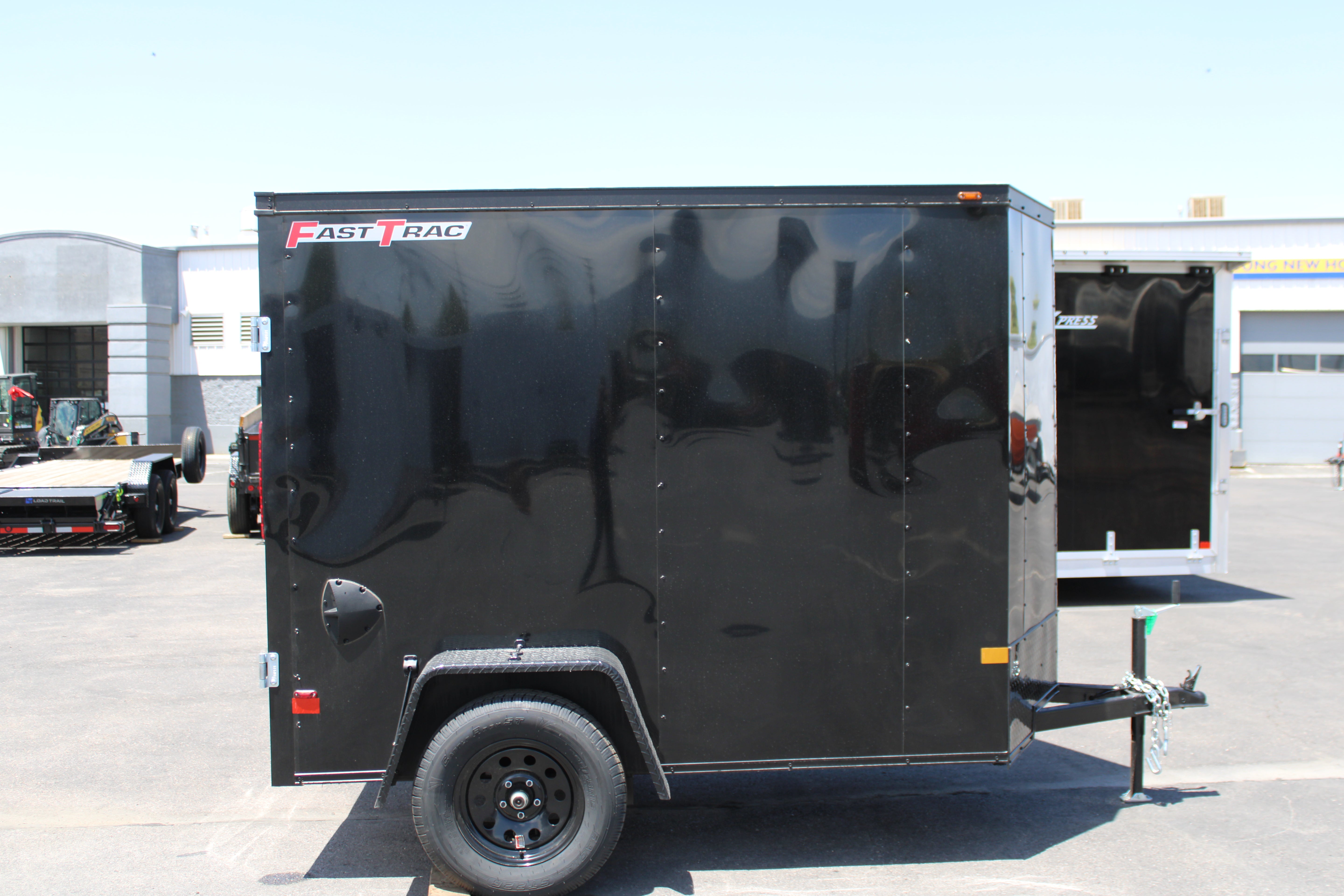 2025 Wells Cargo 5 x 8 Deluxe Enclosed Trailer