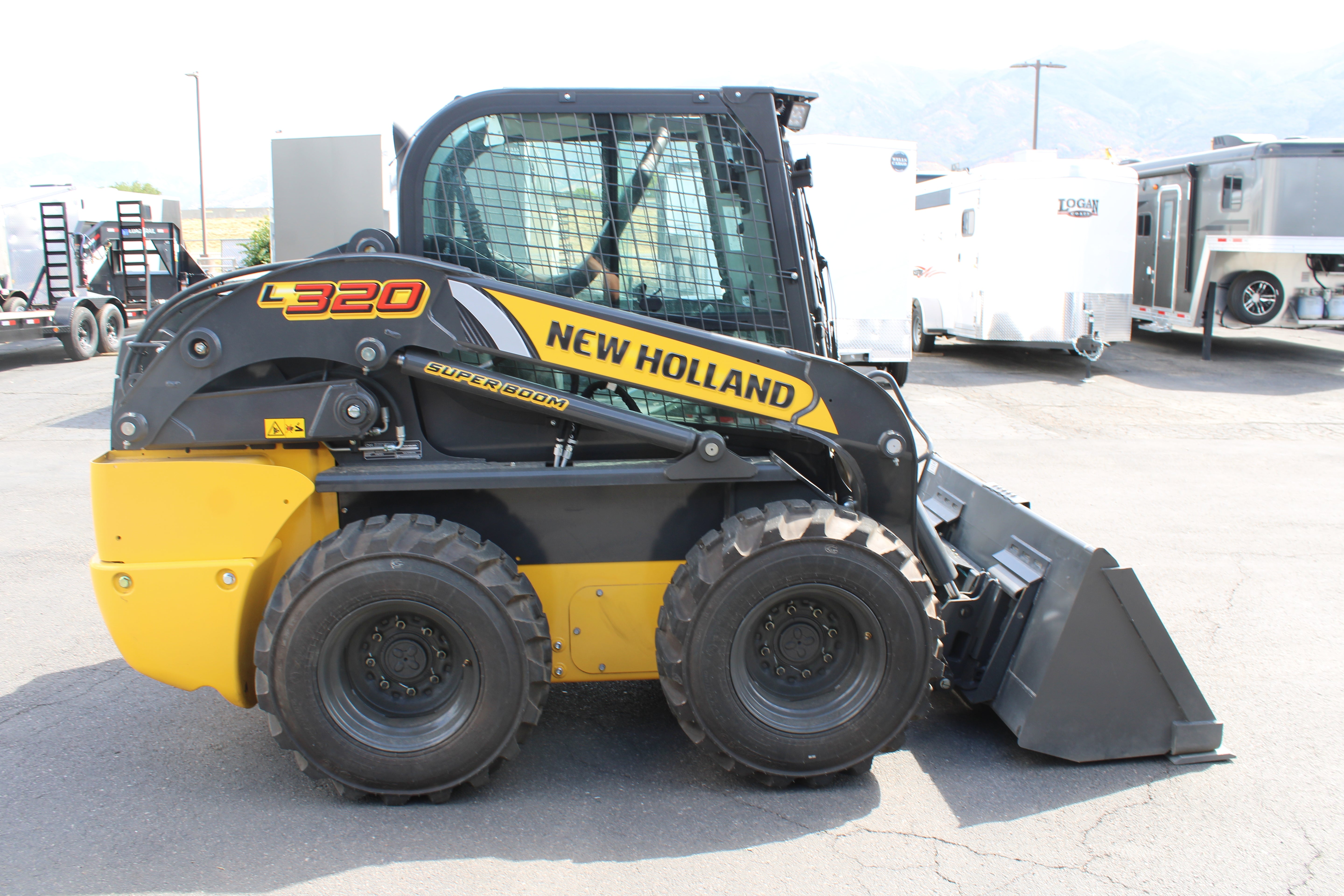 New Holland Skidsteer L320