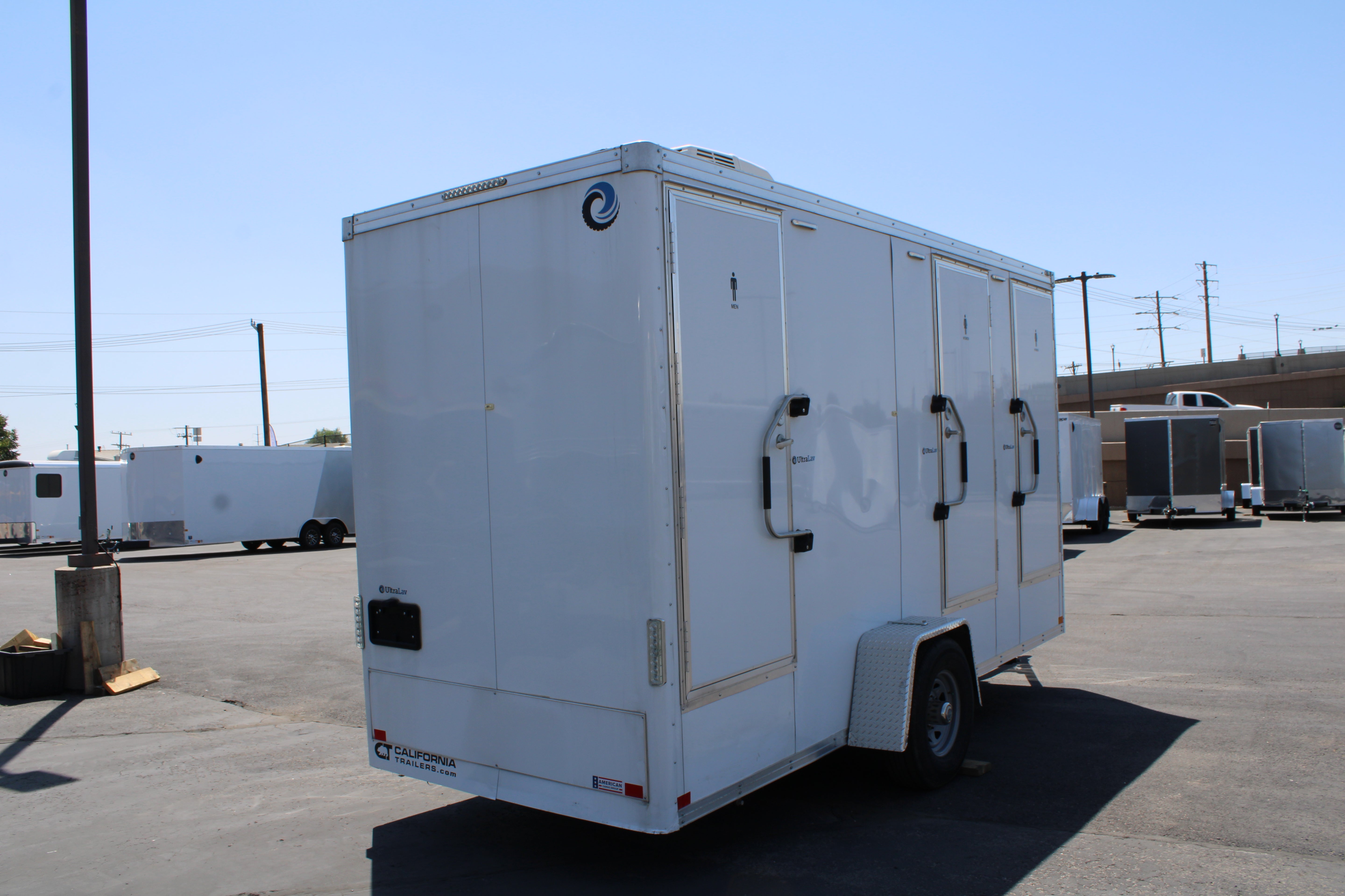 Used Wells Cargo 3 Stall UltraLav Trailer
