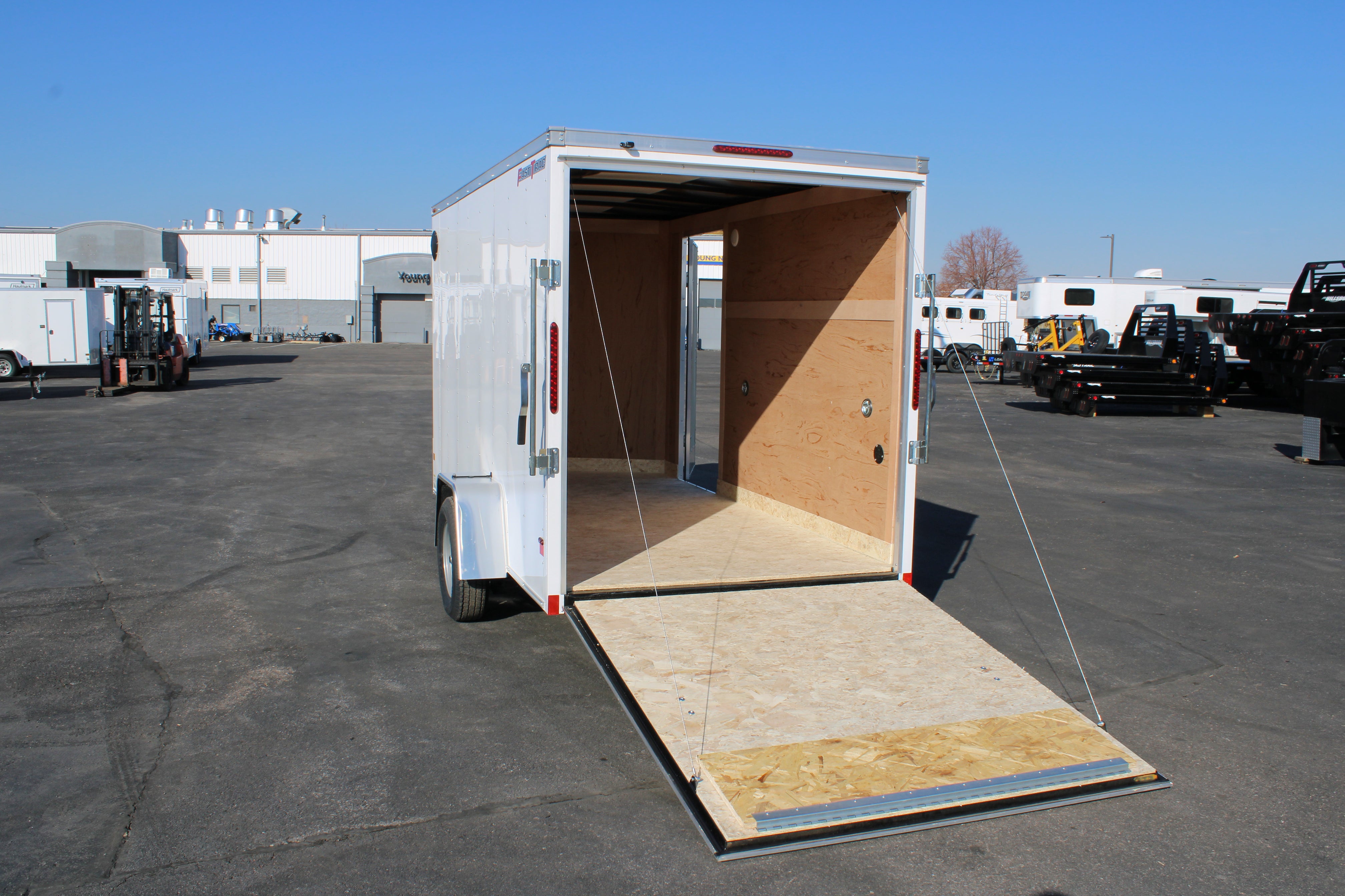 2023 Hillsboro Aluminum Bifold 14' Utility
