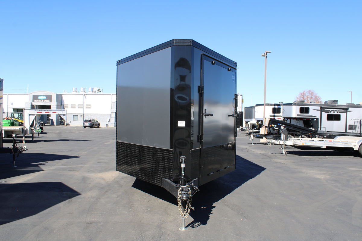 WELLS CARGO STM 30' BLK TRIM