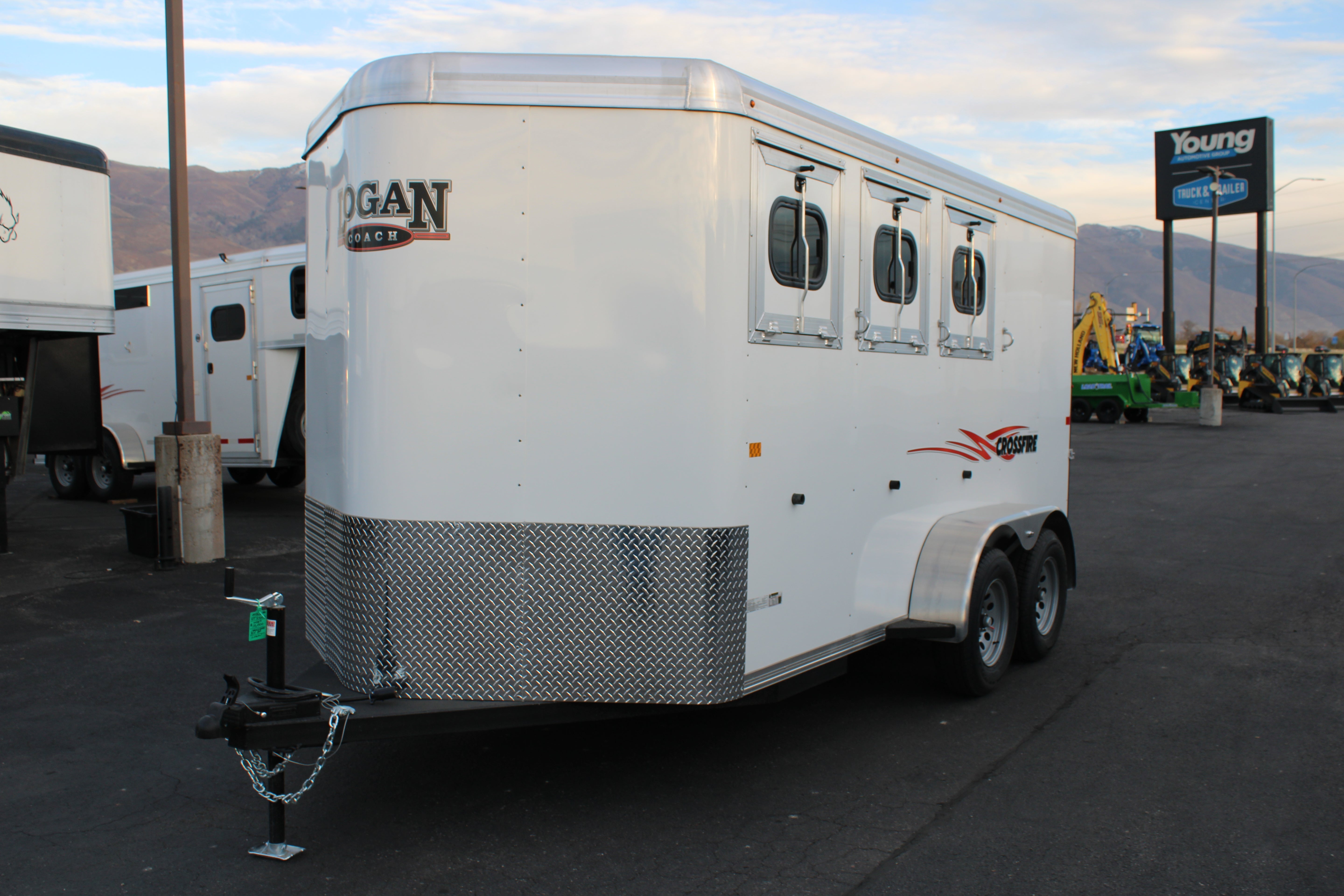 Logan Coach 3HBP Crossfire Trailer