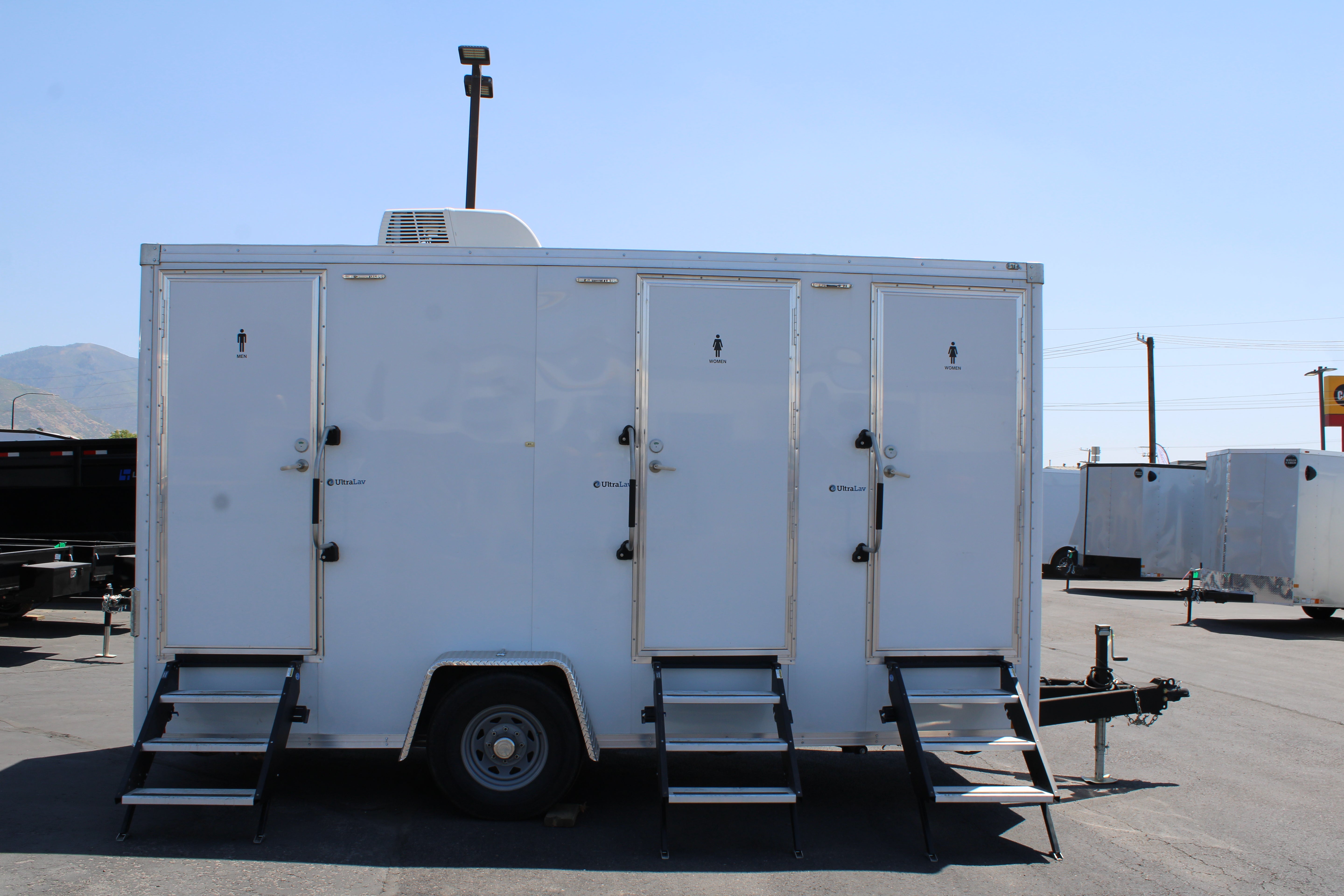 Used Wells Cargo 3 Stall UltraLav Trailer