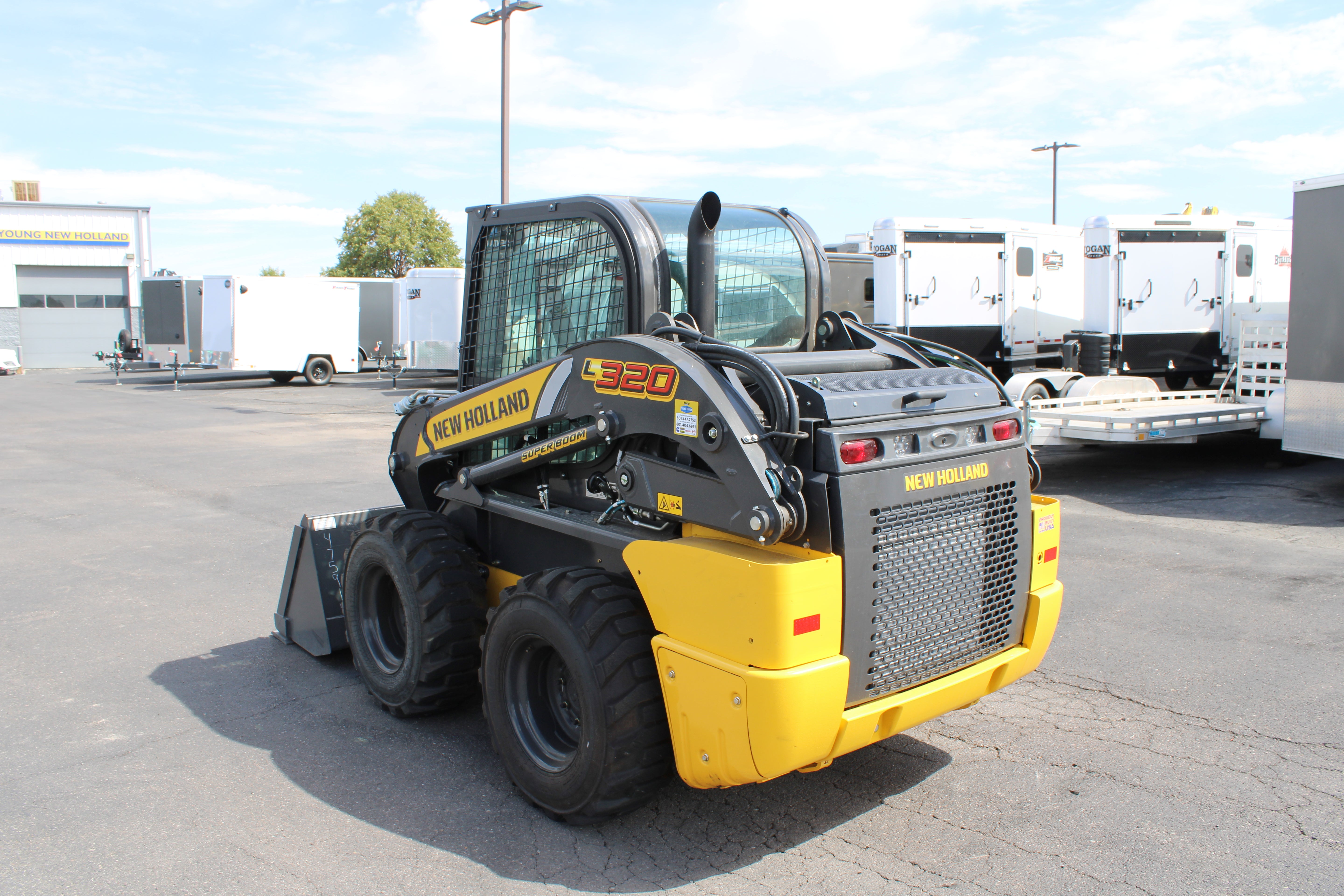 New Holland L320